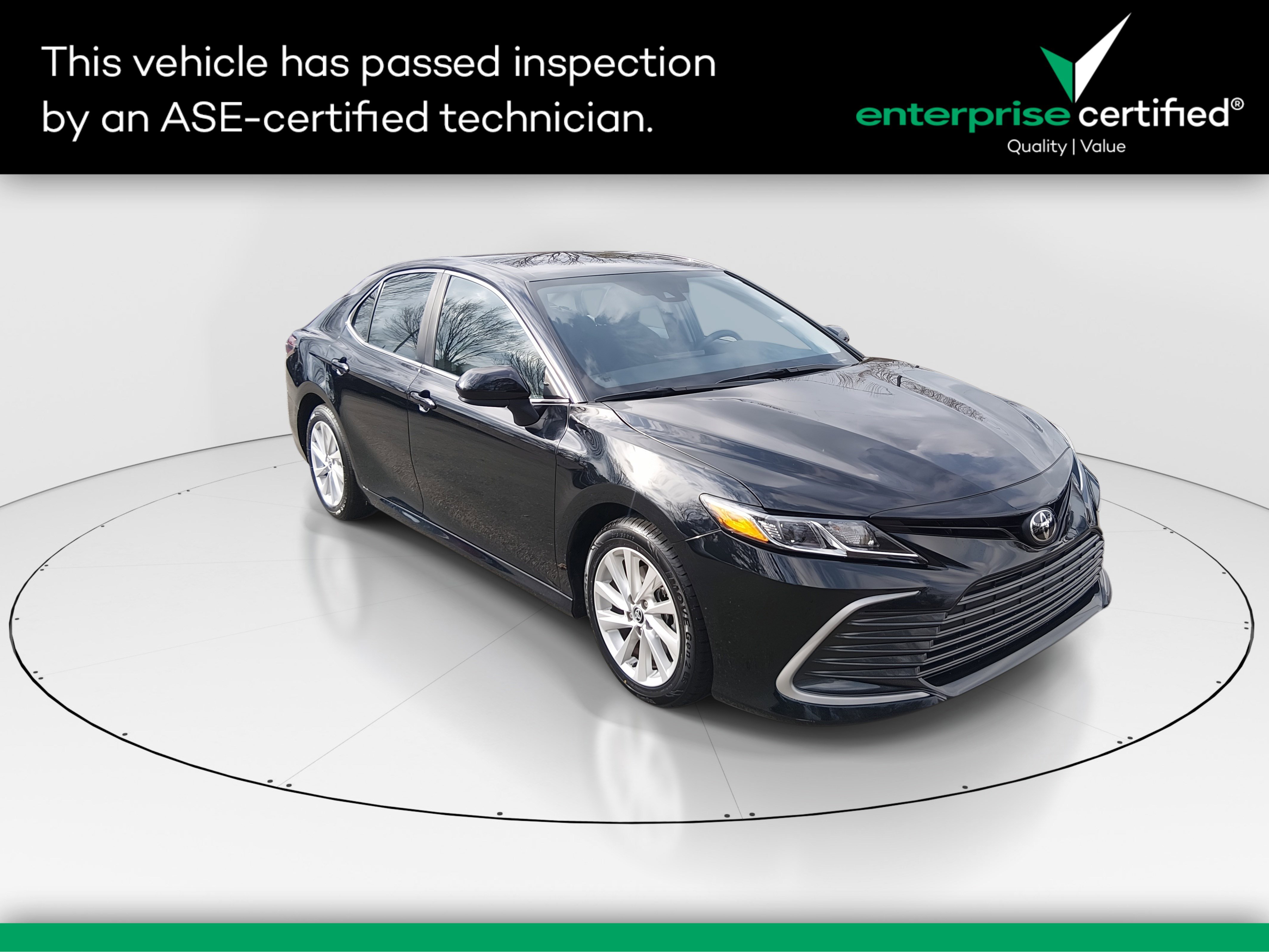 2024 Toyota Camry LE's photo