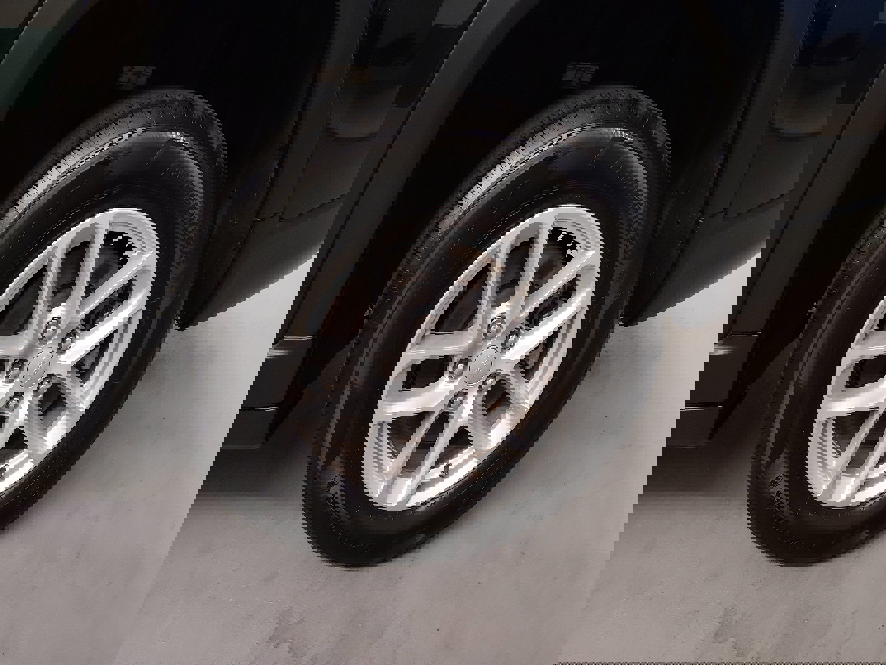 Image of Used 2023 Jeep Grand Cherokee L Laredo 4x2