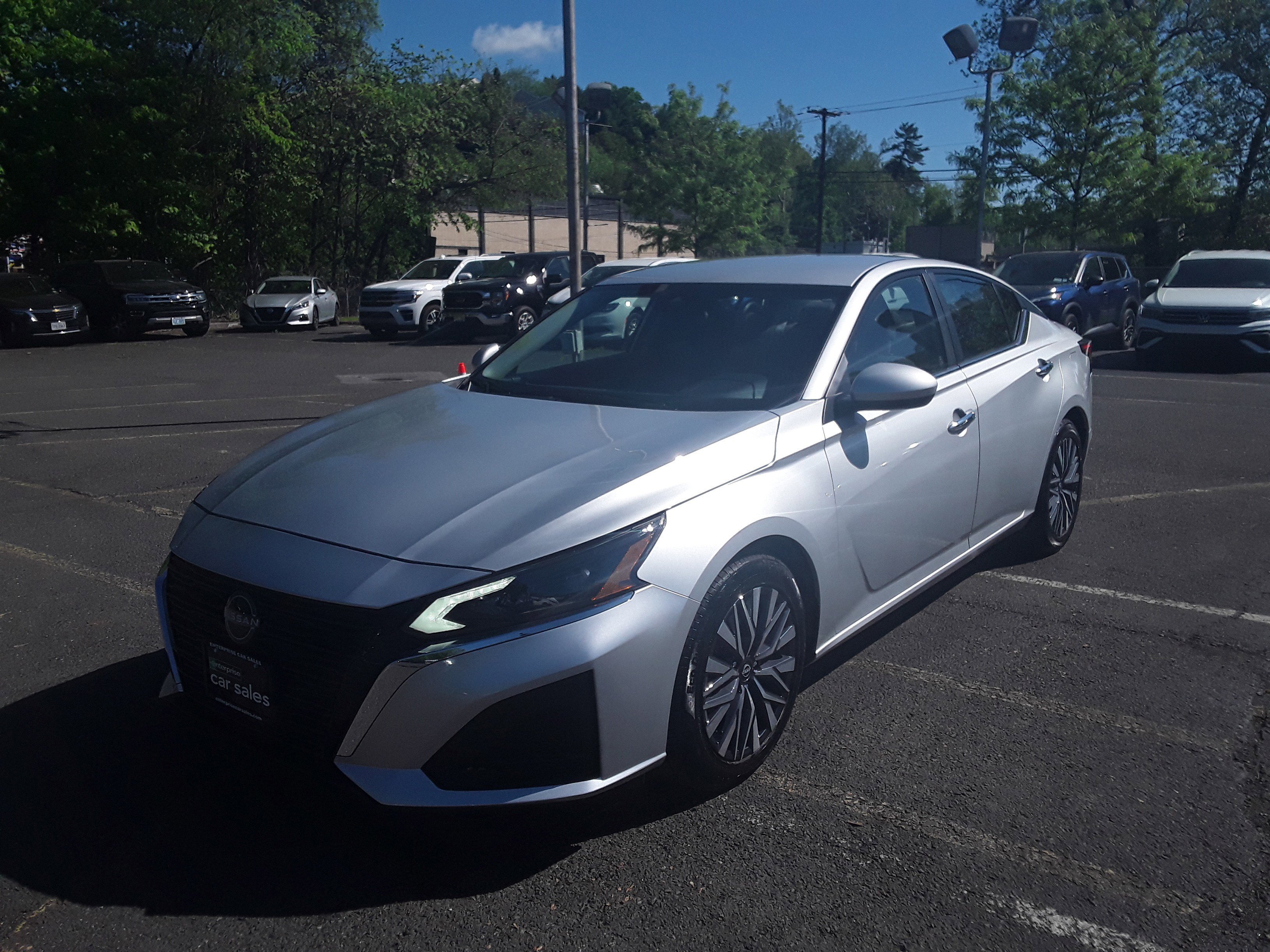2023 Nissan Altima 2.5 SV Sedan