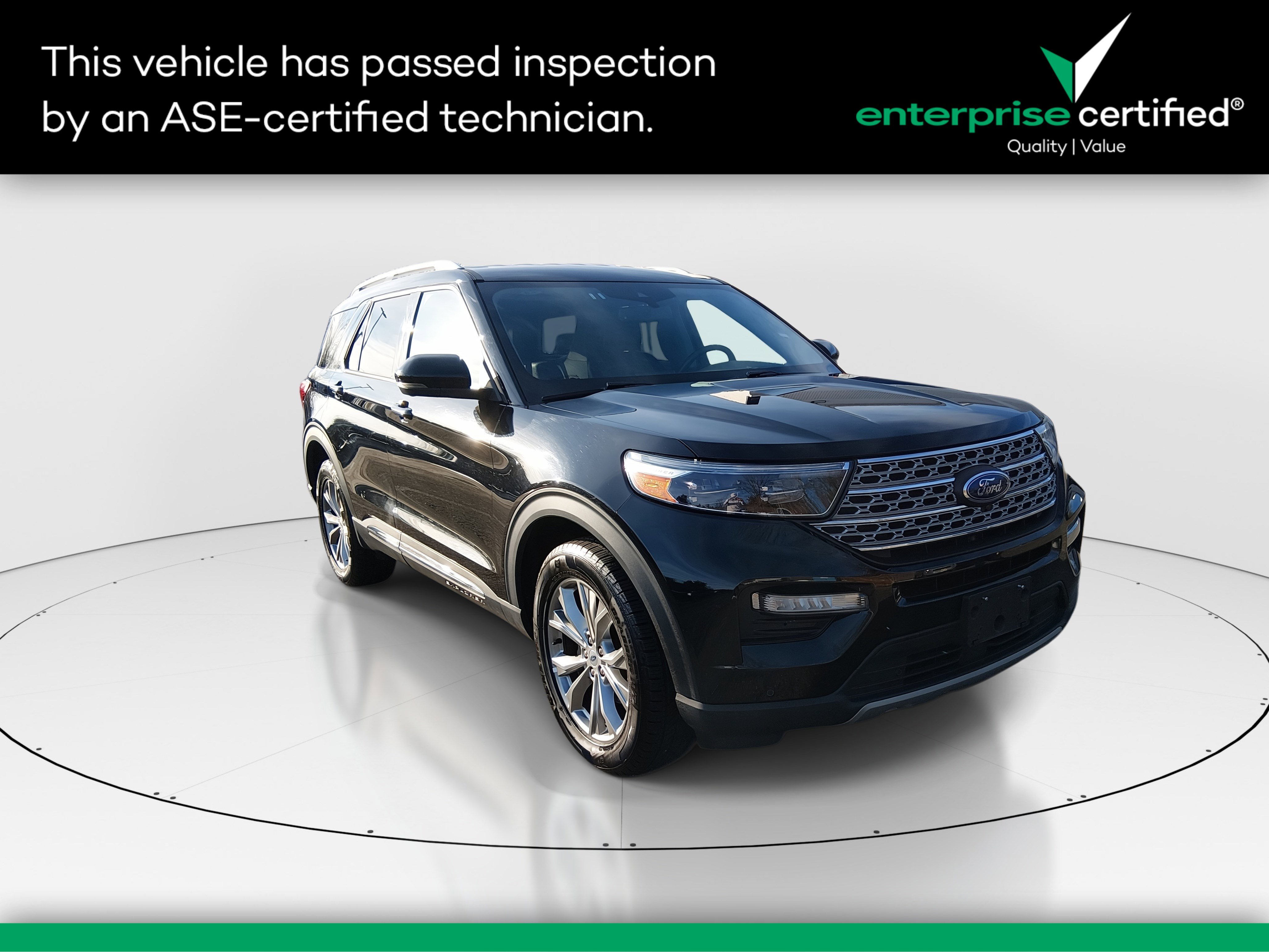 2023 Ford Explorer Limited's photo