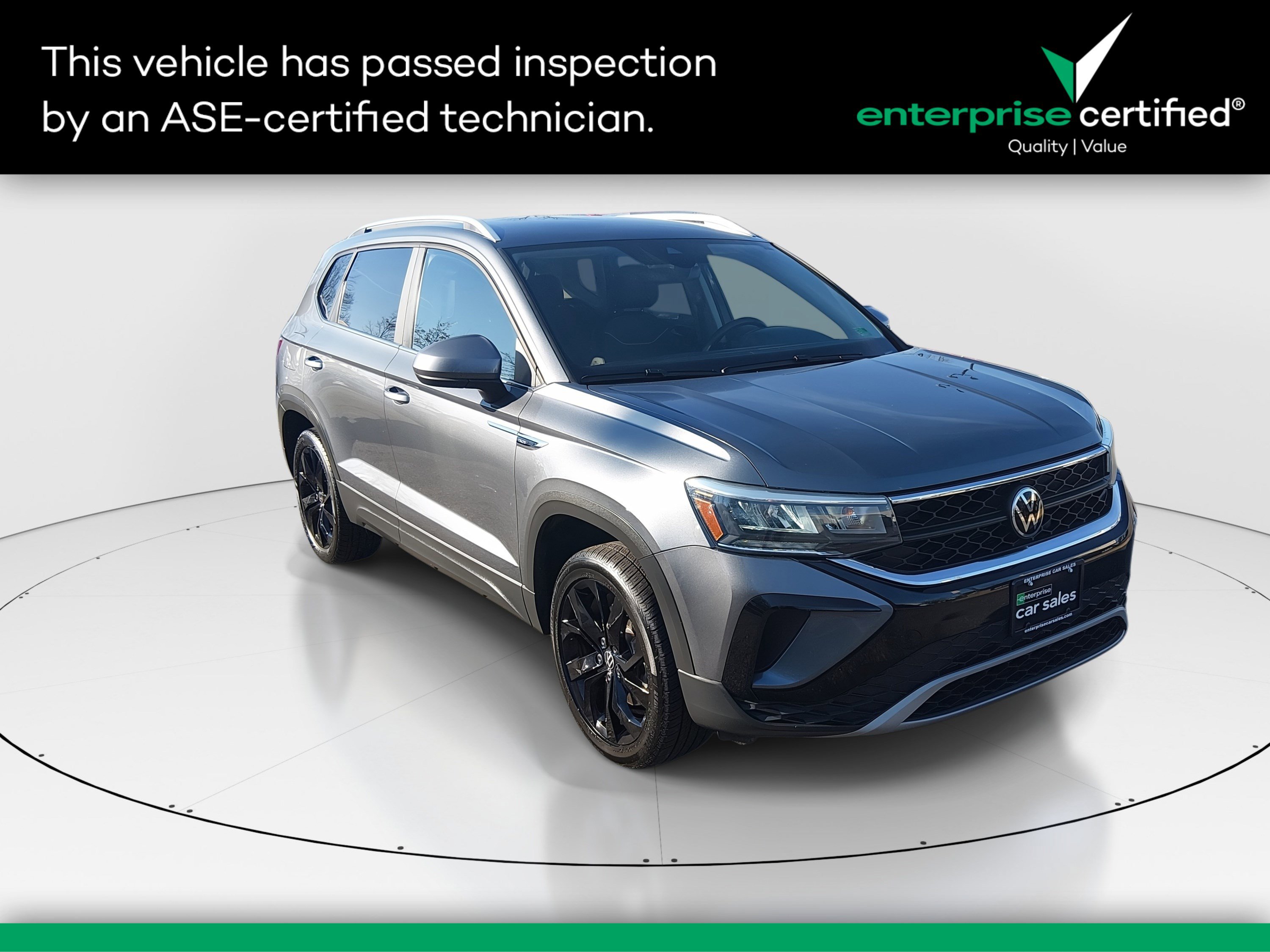 2023 Volkswagen Taos SE's photo