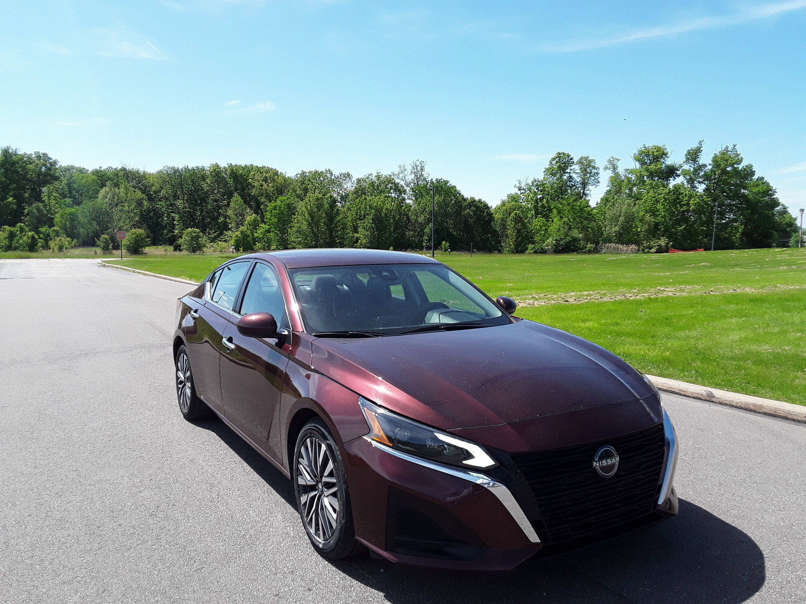 2023 Nissan Altima 2.5 SV Sedan