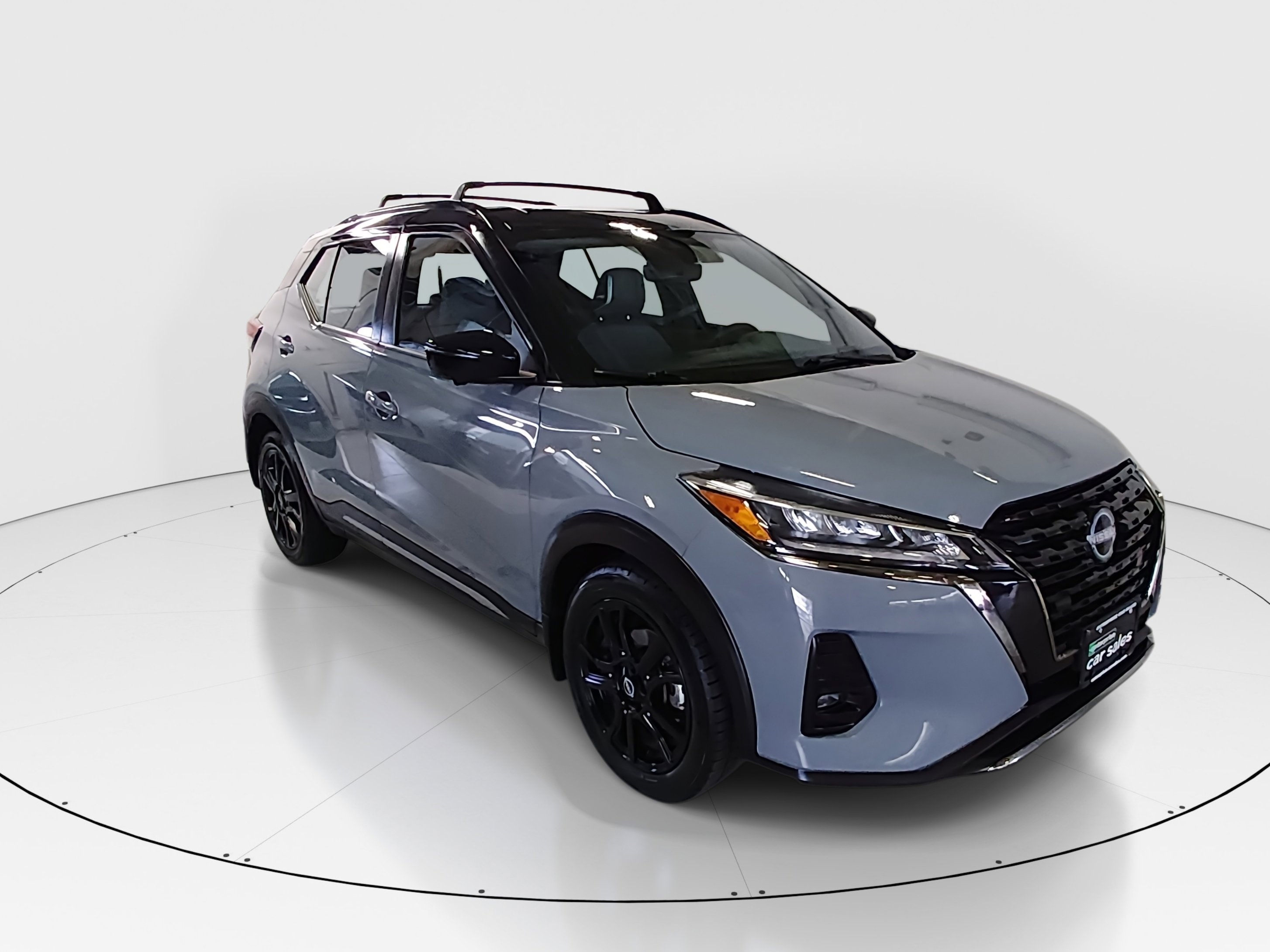 2023 Nissan Kicks SR's photo