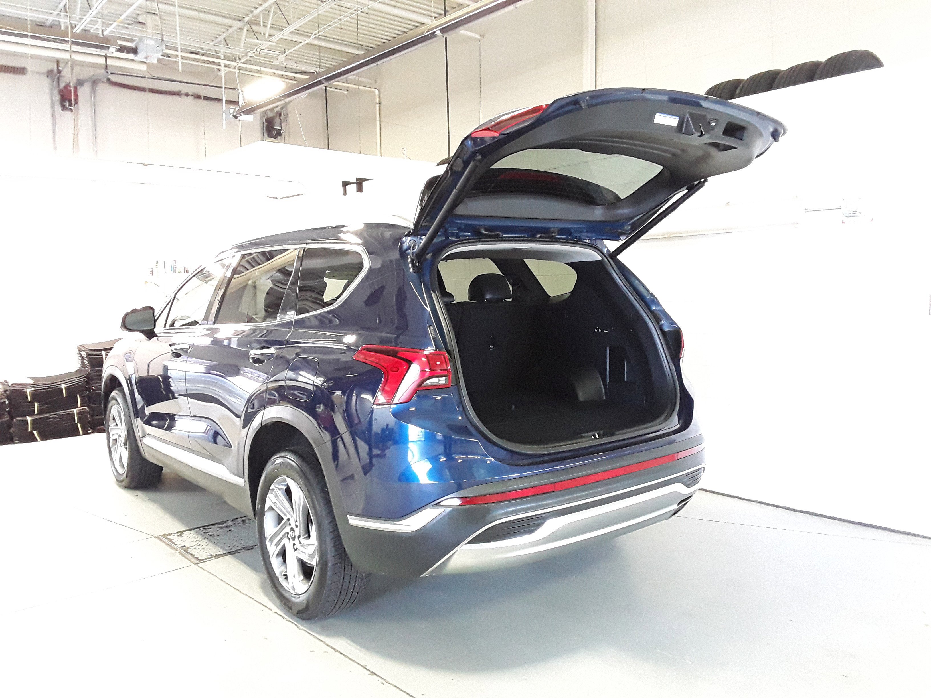 Image 5 of Used 2023 Hyundai Santa Fe SEL AWD