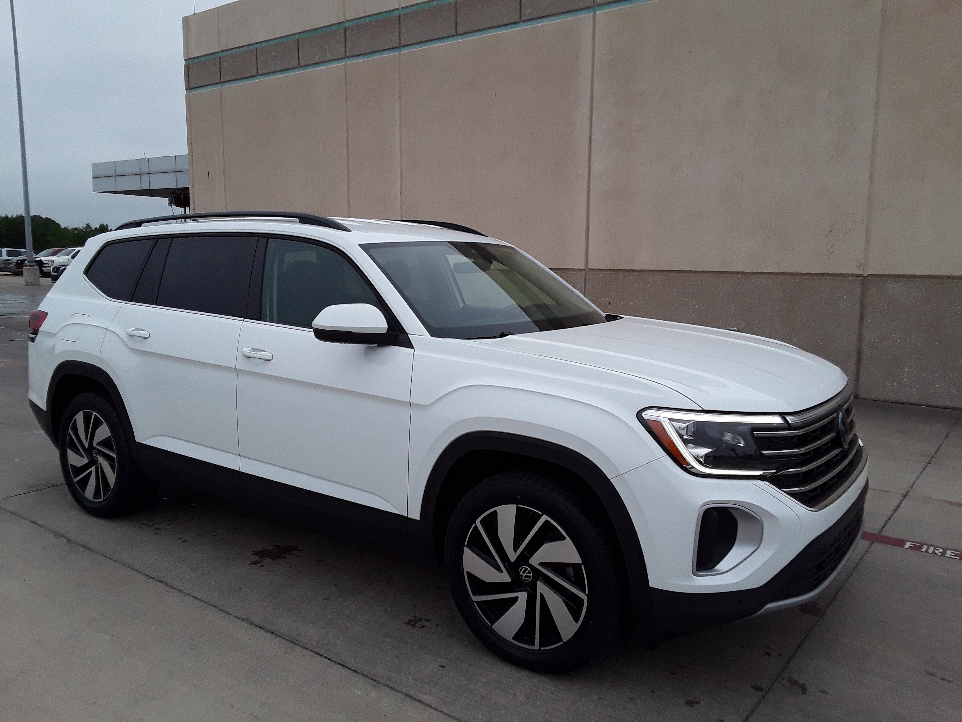 2024 Volkswagen Atlas 2.0T SE w/Technology FWD