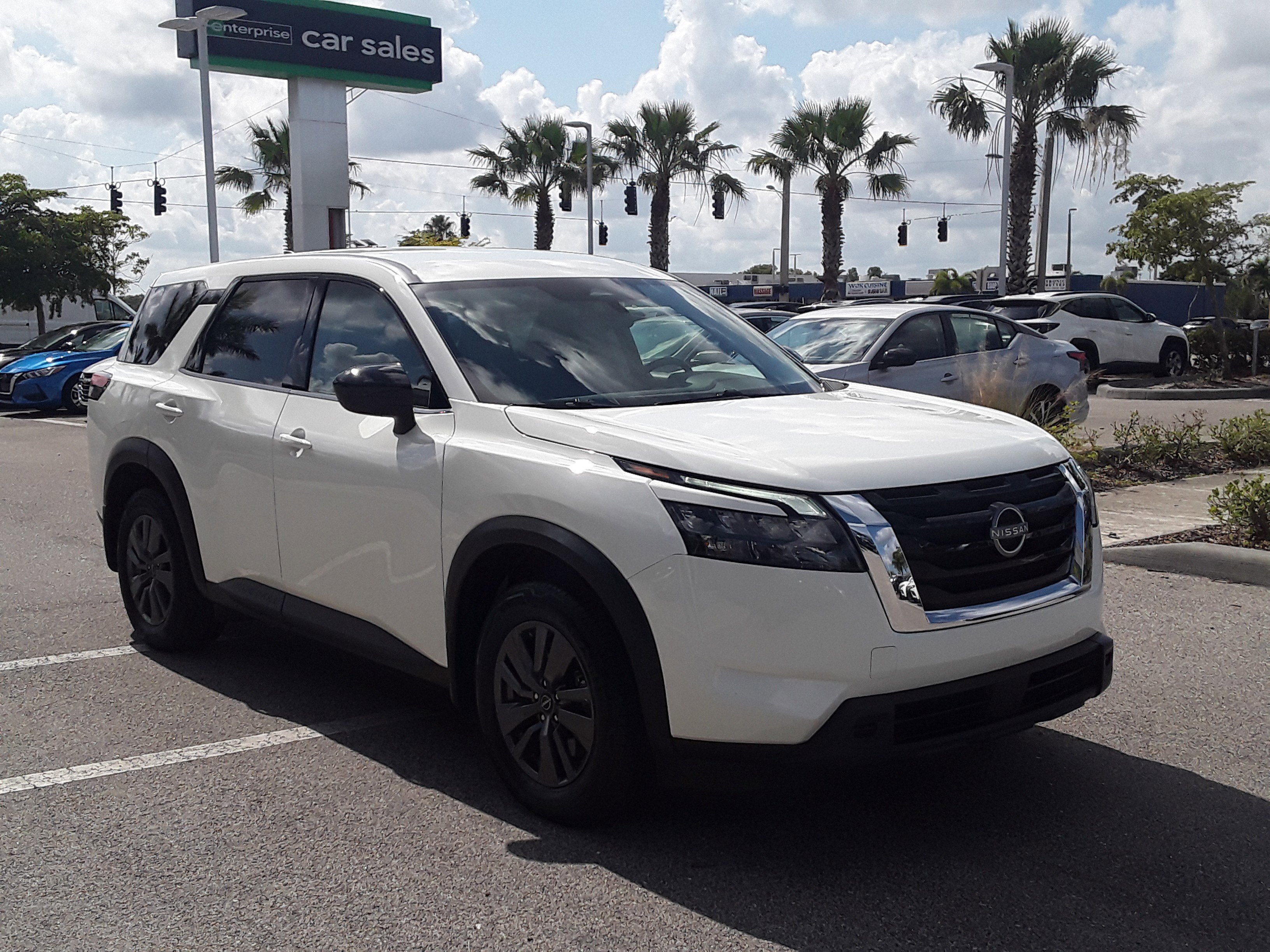2024 Nissan Pathfinder S 2WD