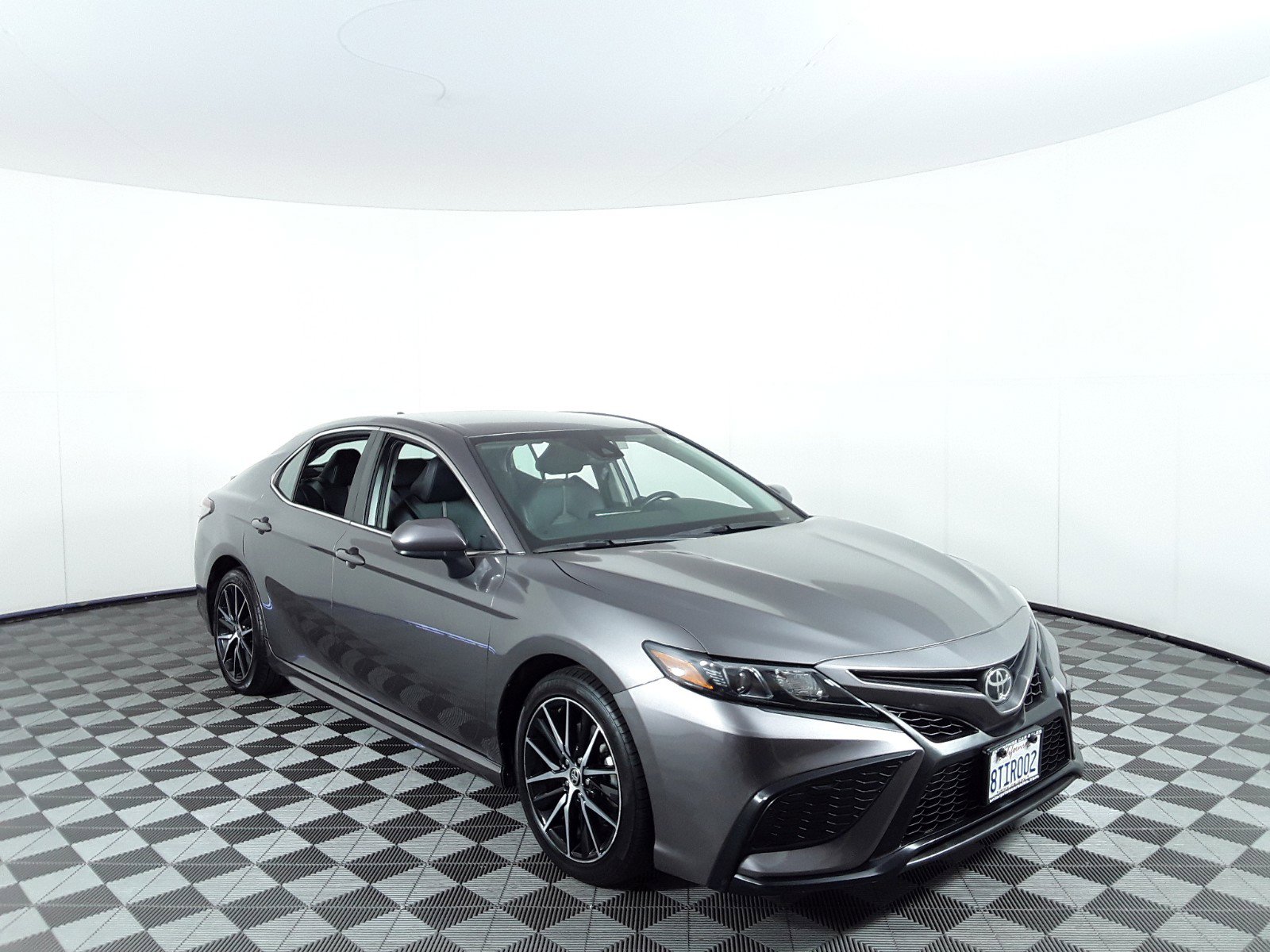 2021 Toyota Camry SE Auto