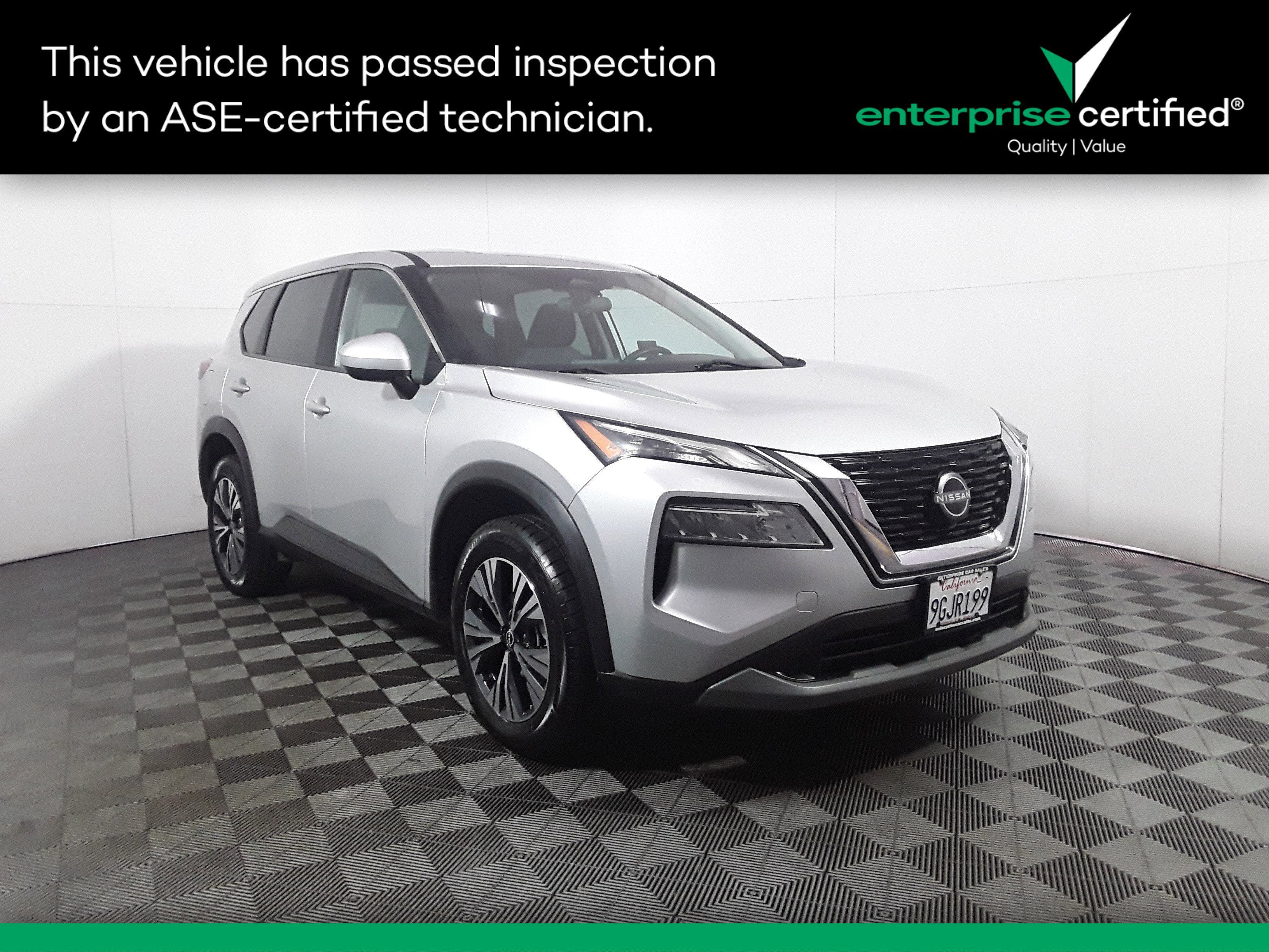 2023 Nissan Rogue SV's photo