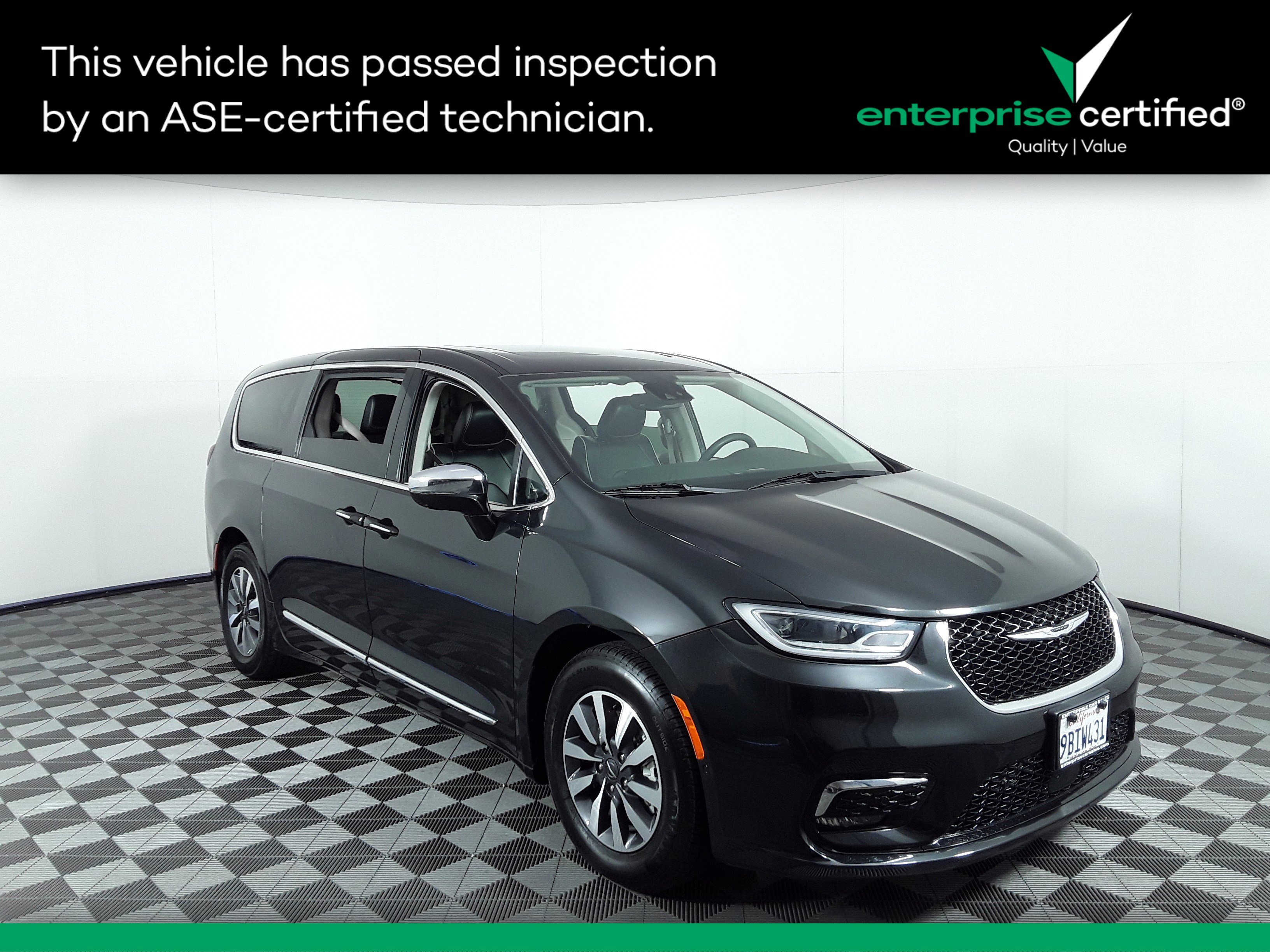 Used 2022 Chrysler Pacifica Hybrid Limited FWD