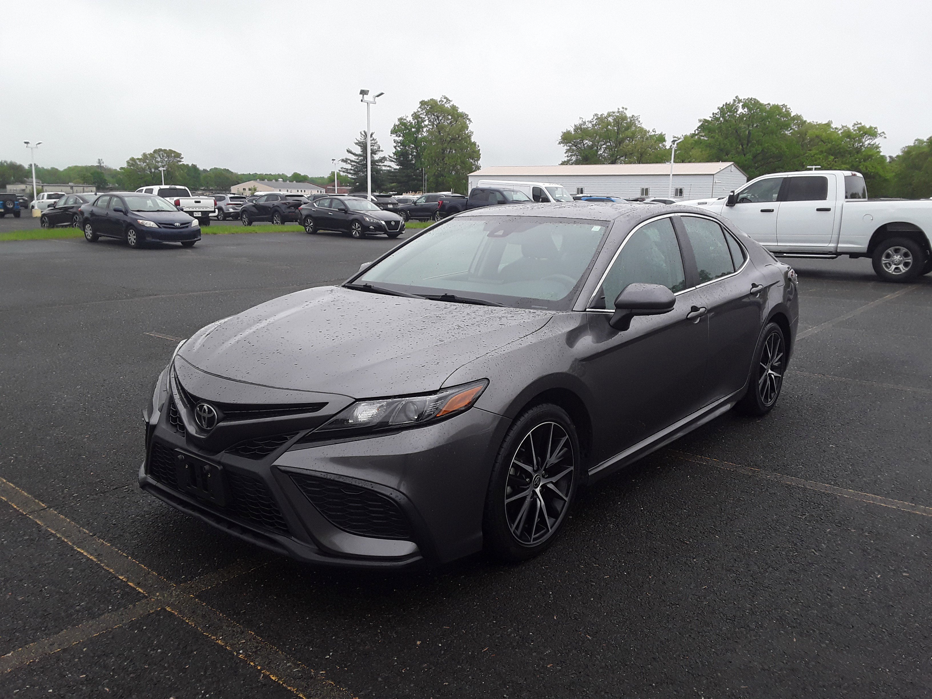 Image 5 of Used 2021 Toyota Camry SE Auto