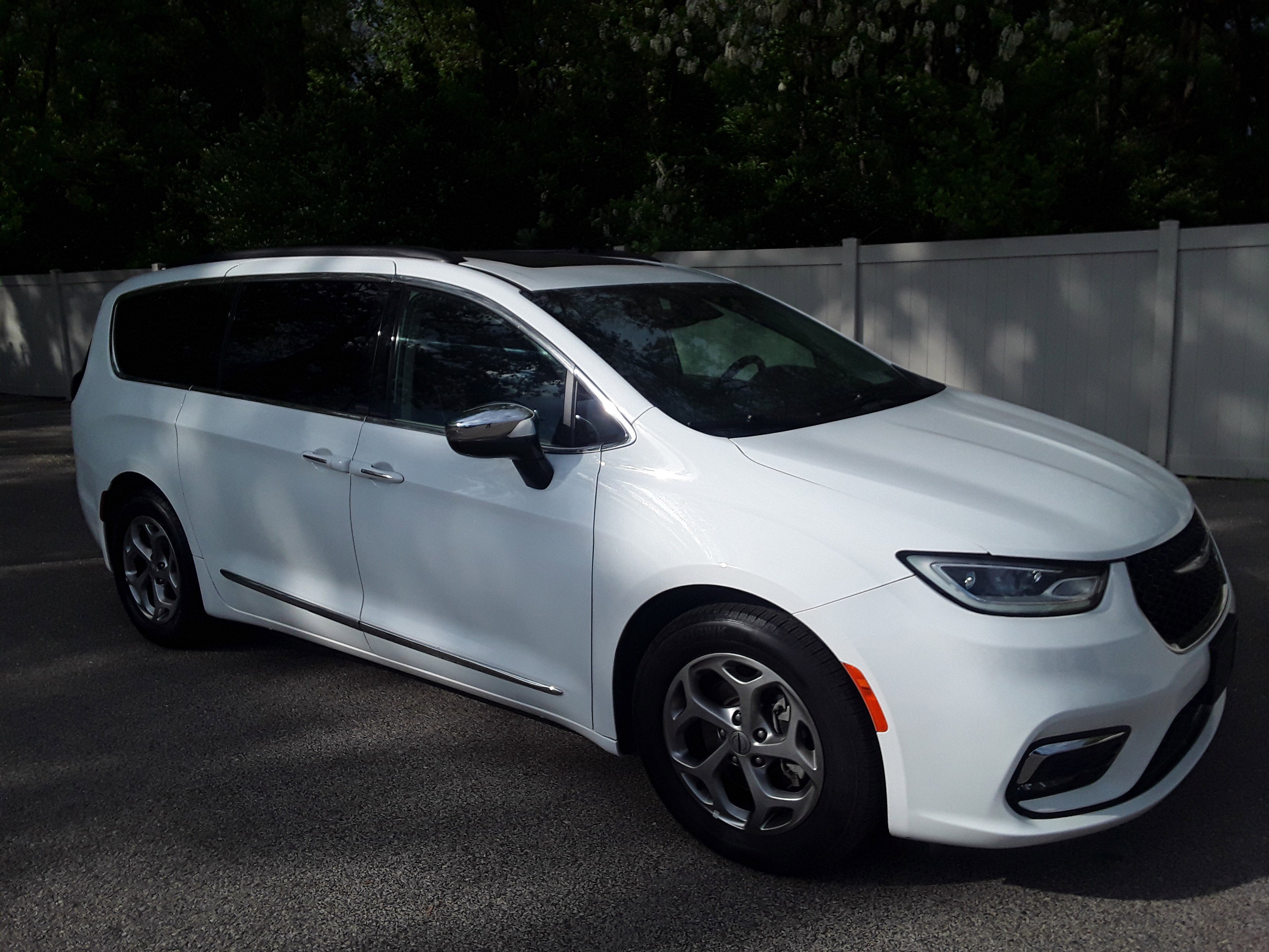 2023 Chrysler Pacifica Limited FWD