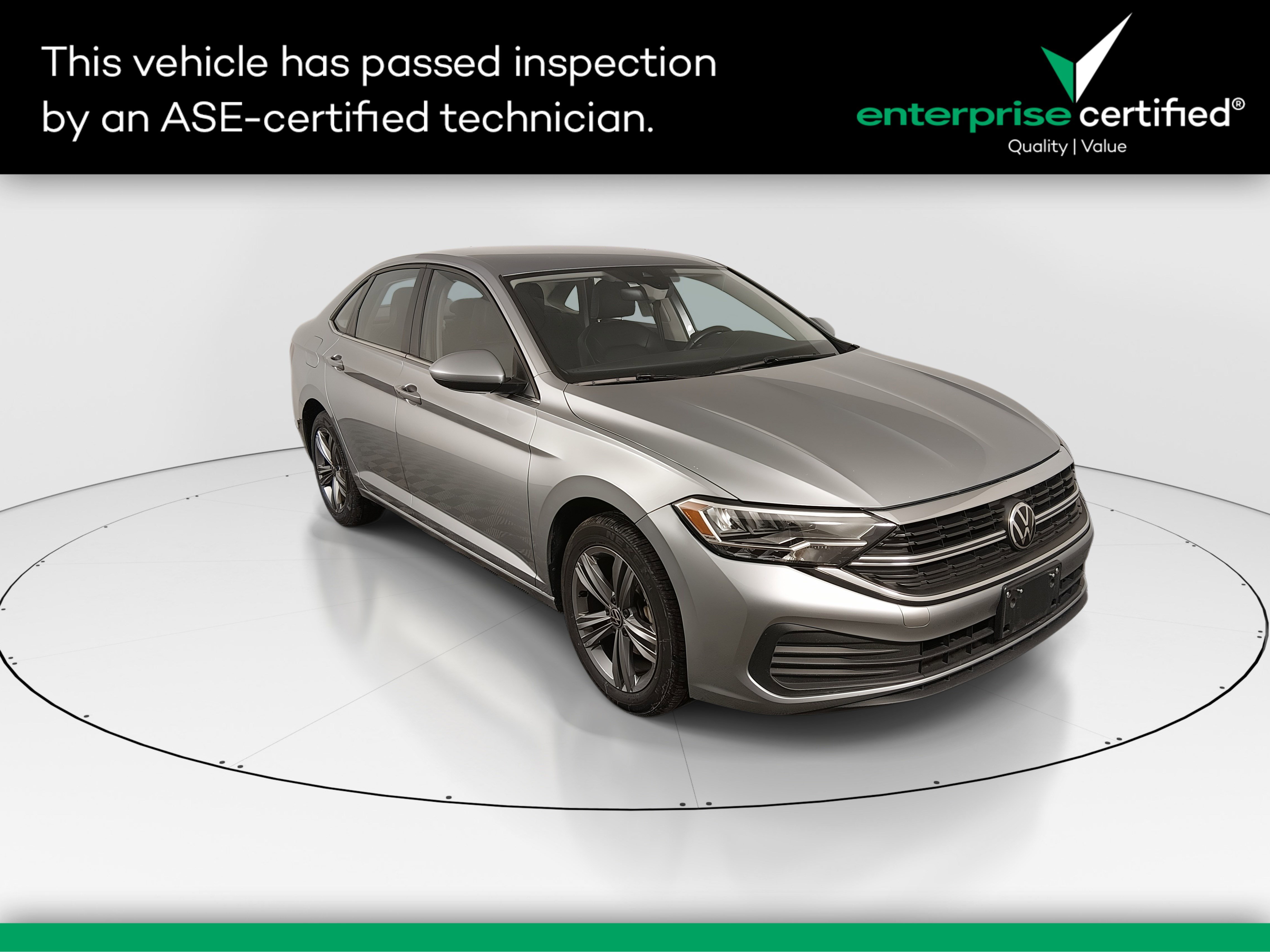 2024 Volkswagen Jetta SE's photo