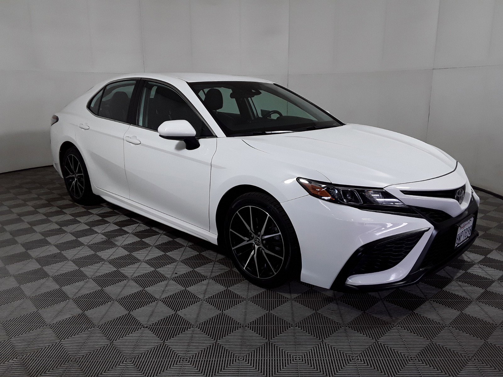 2021 Toyota Camry SE Auto