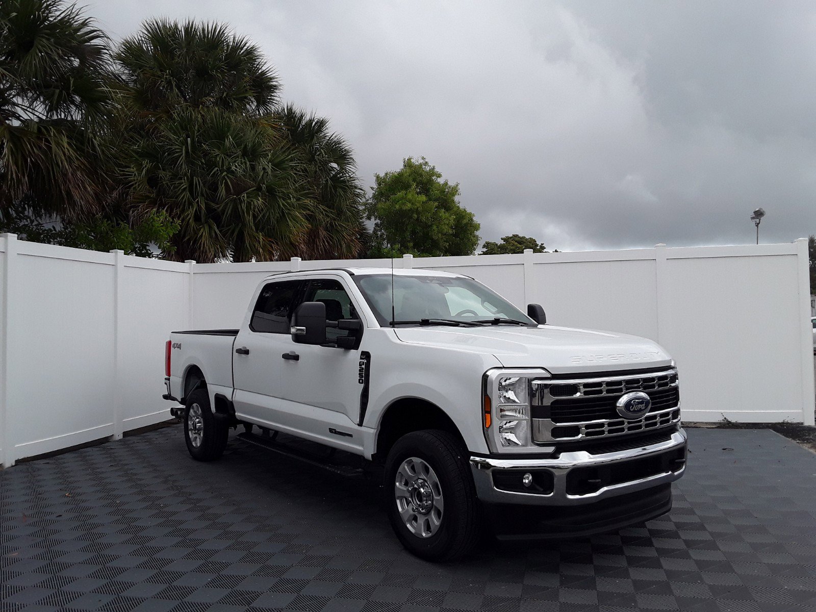 2024 Ford Super Duty F-250 SRW XLT 4WD Crew Cab 6.75' Box