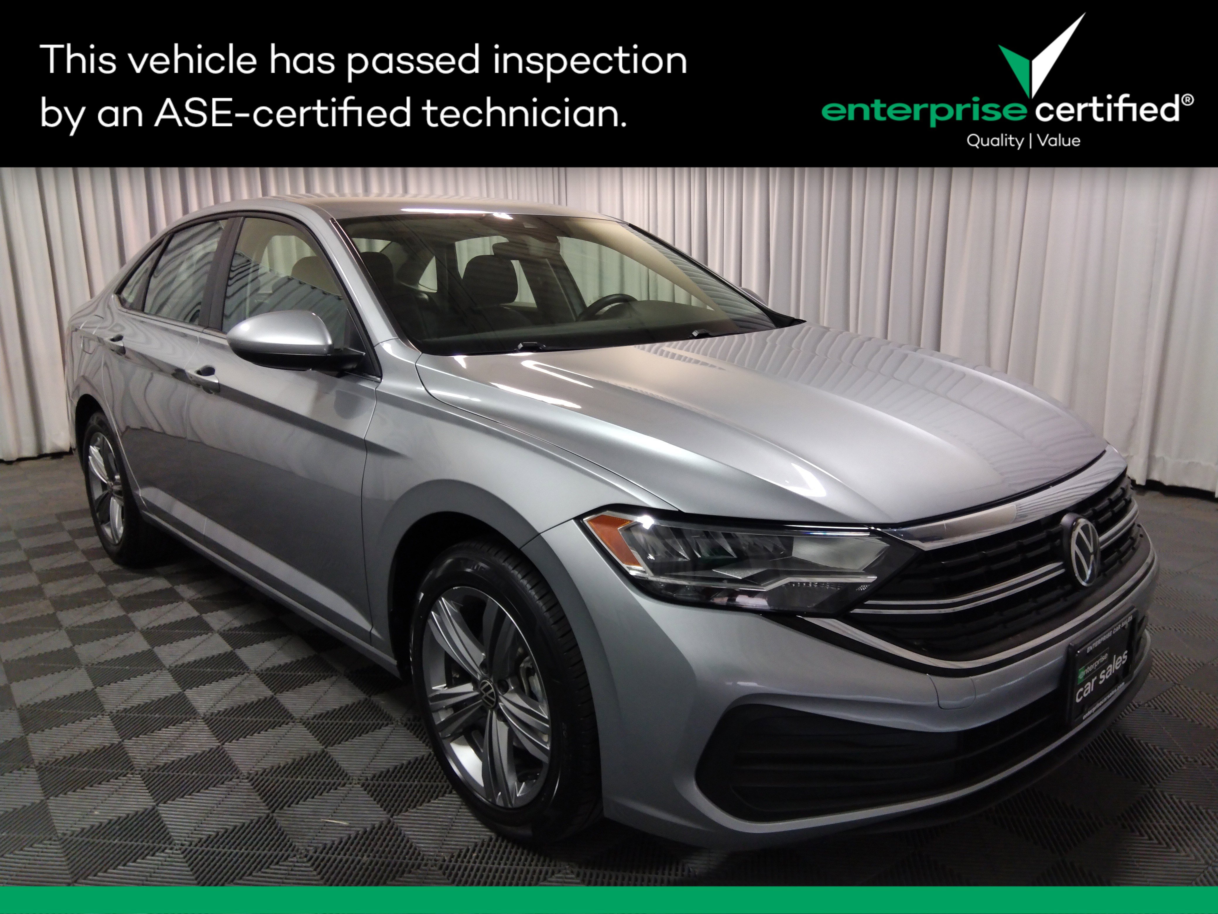 Used 2024 Volkswagen Jetta SE Auto