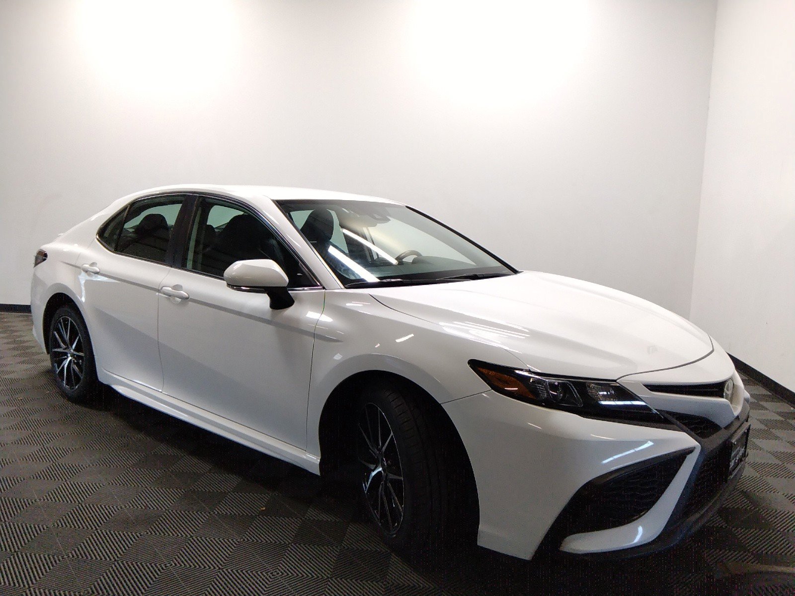 2022 Toyota Camry SE Auto