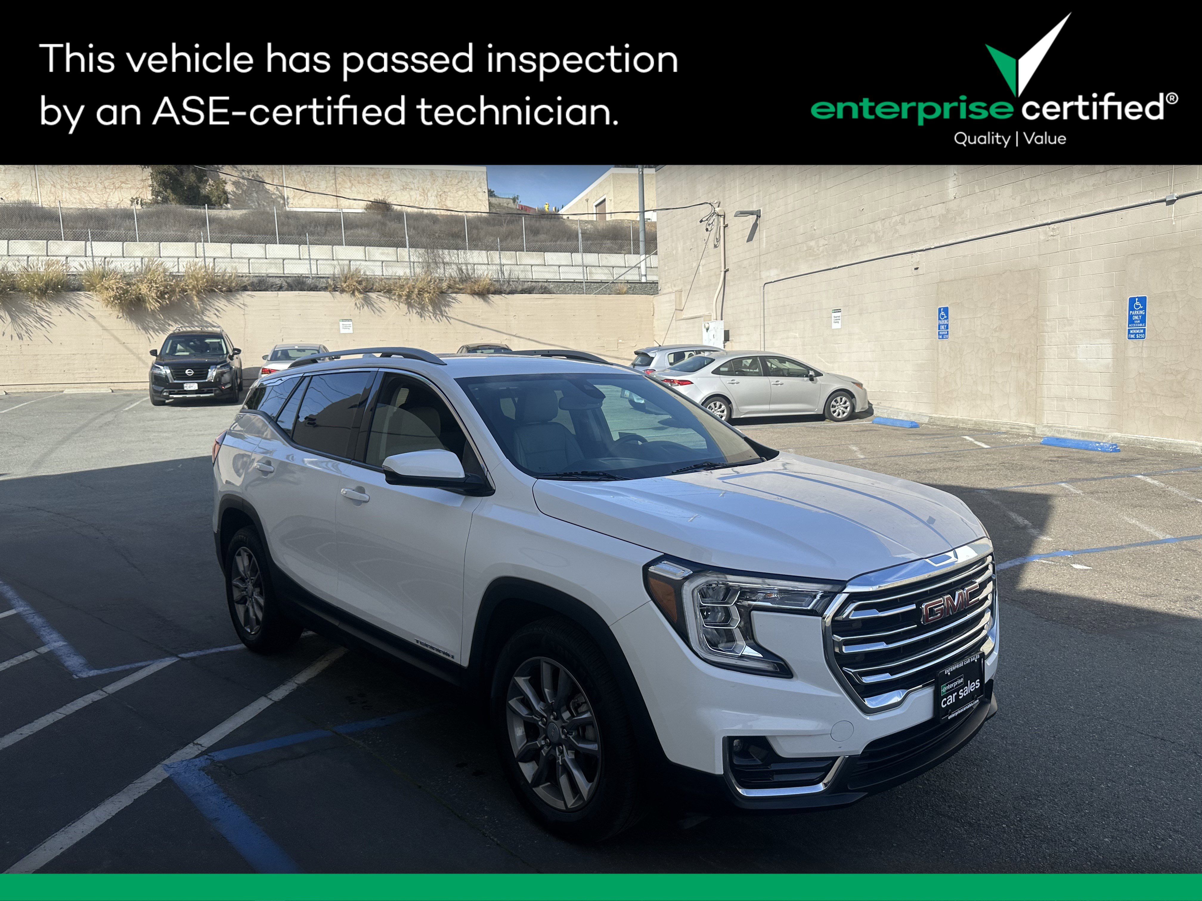 2024 GMC Terrain SLT's photo