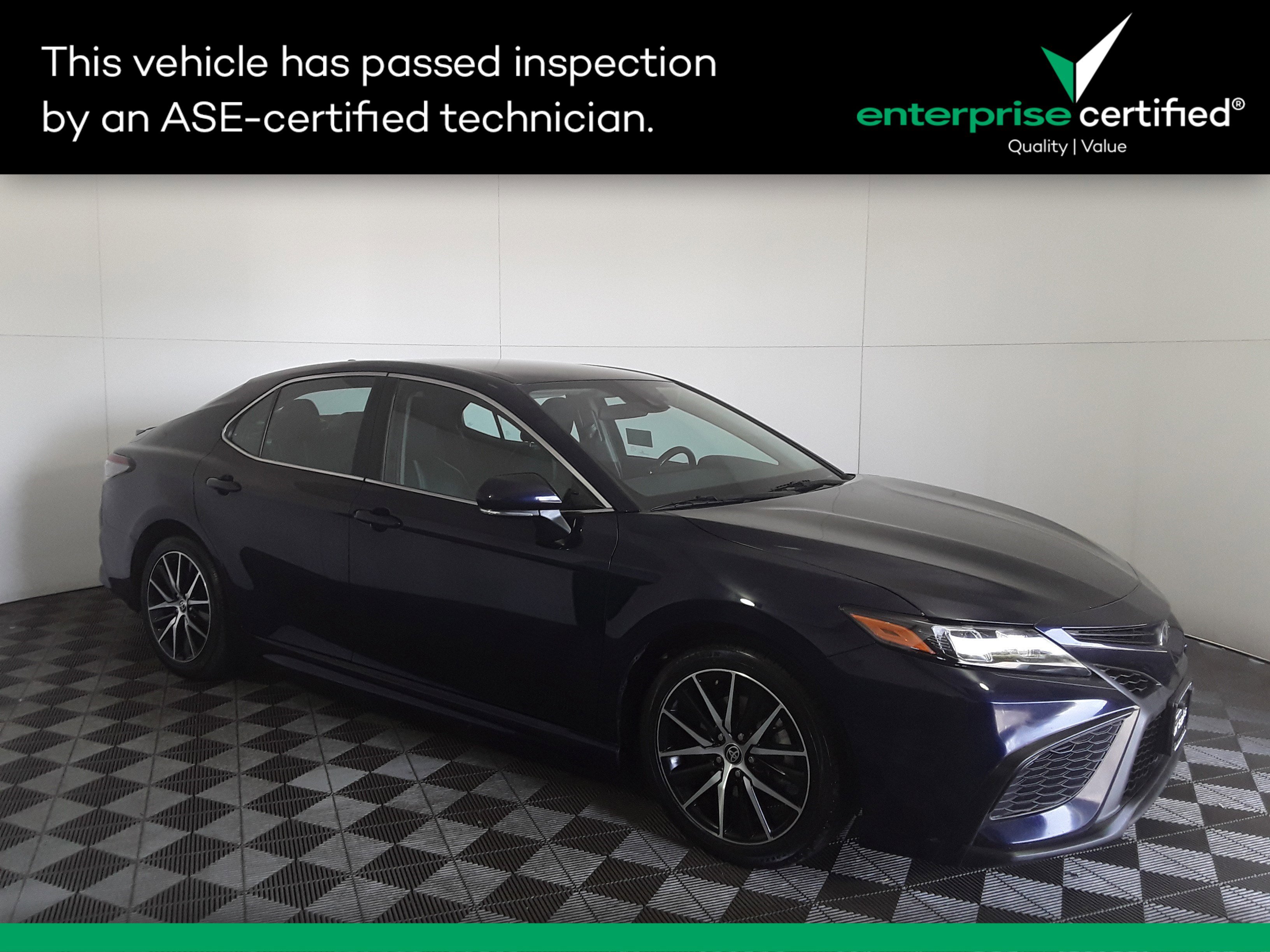2022 Toyota Camry SE Auto