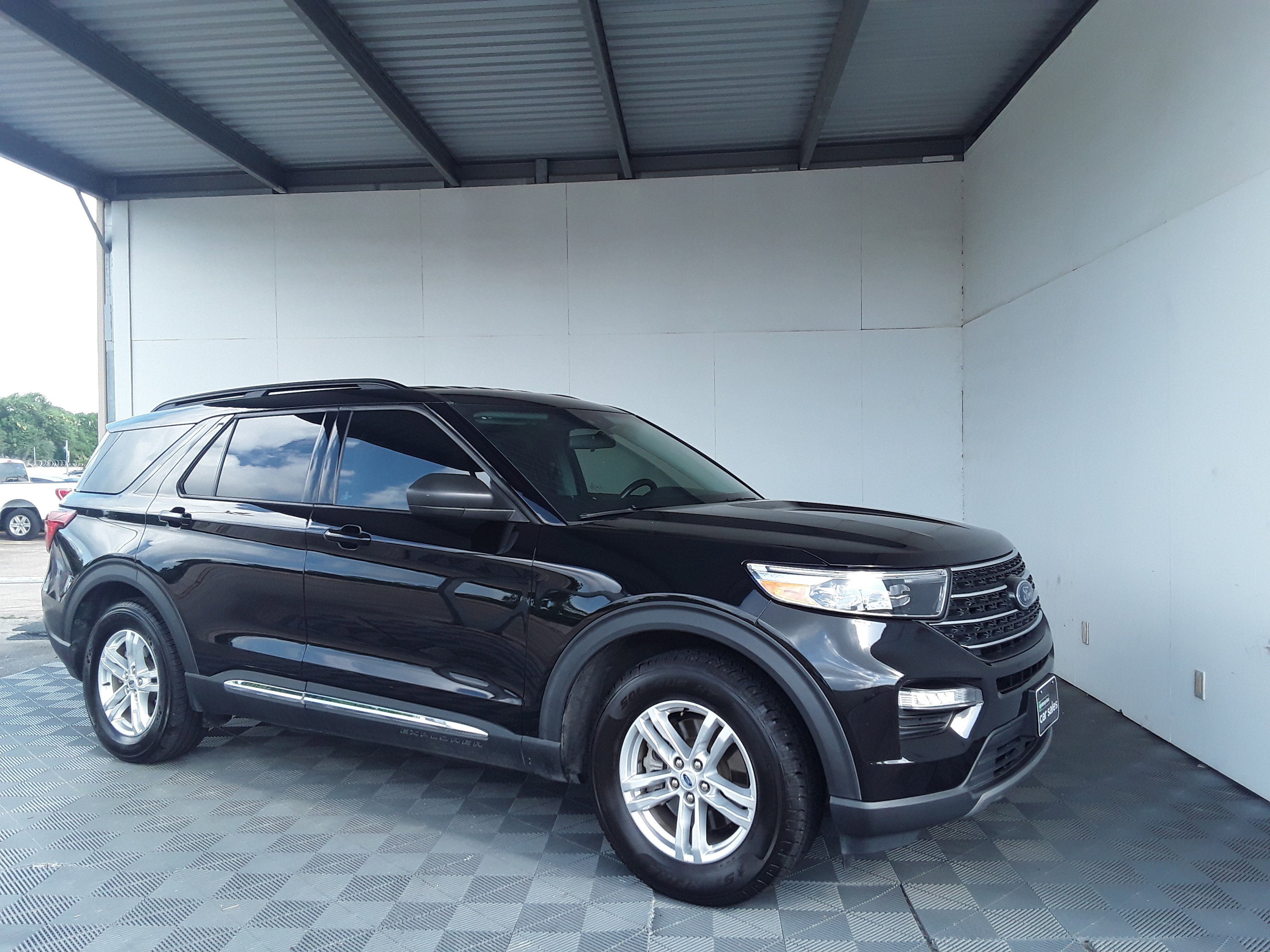 2023 Ford Explorer XLT RWD