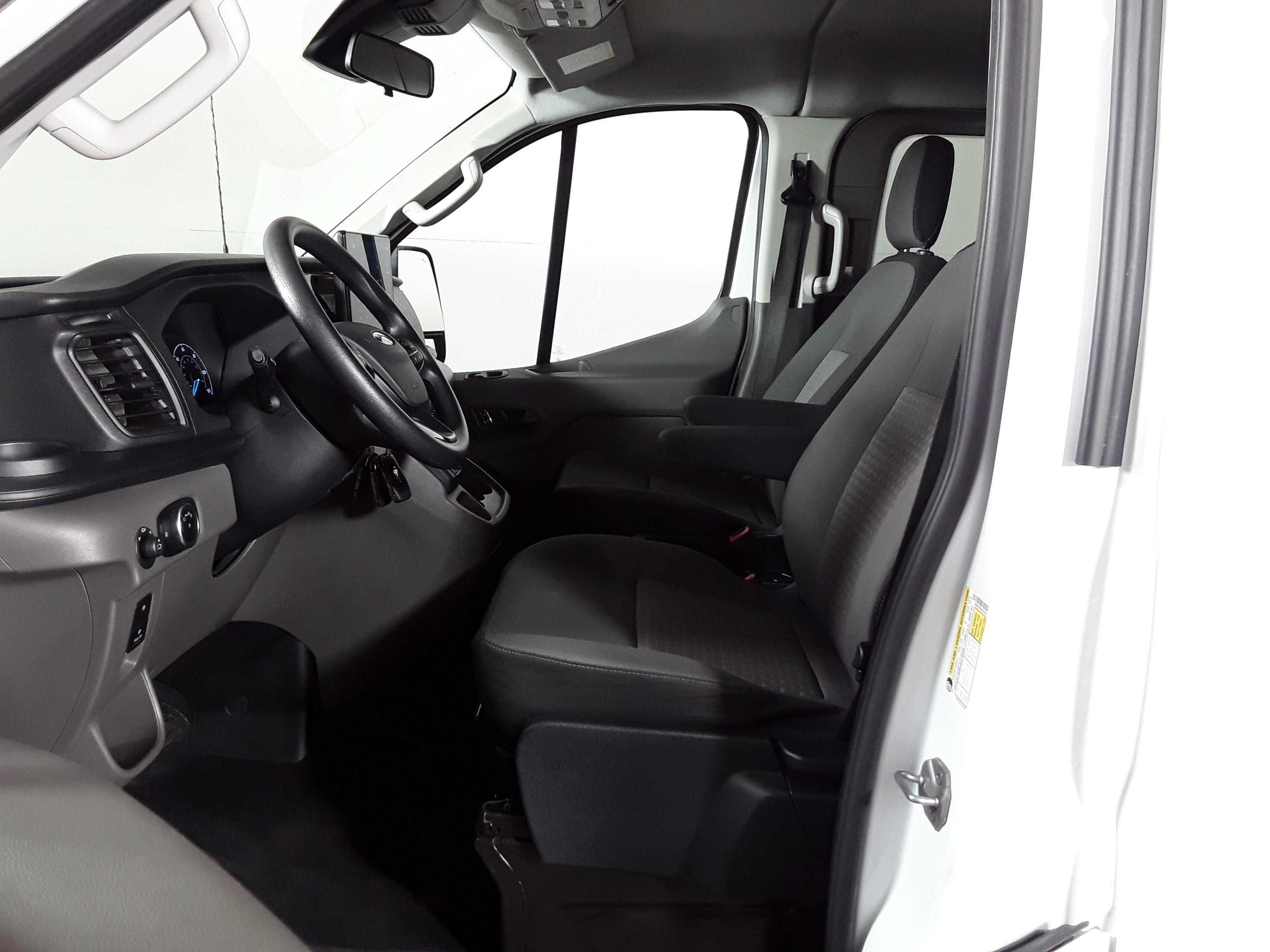 Image of Used 2023 Ford Transit Passenger Wagon XLT T-350 148" Low Roof RWD