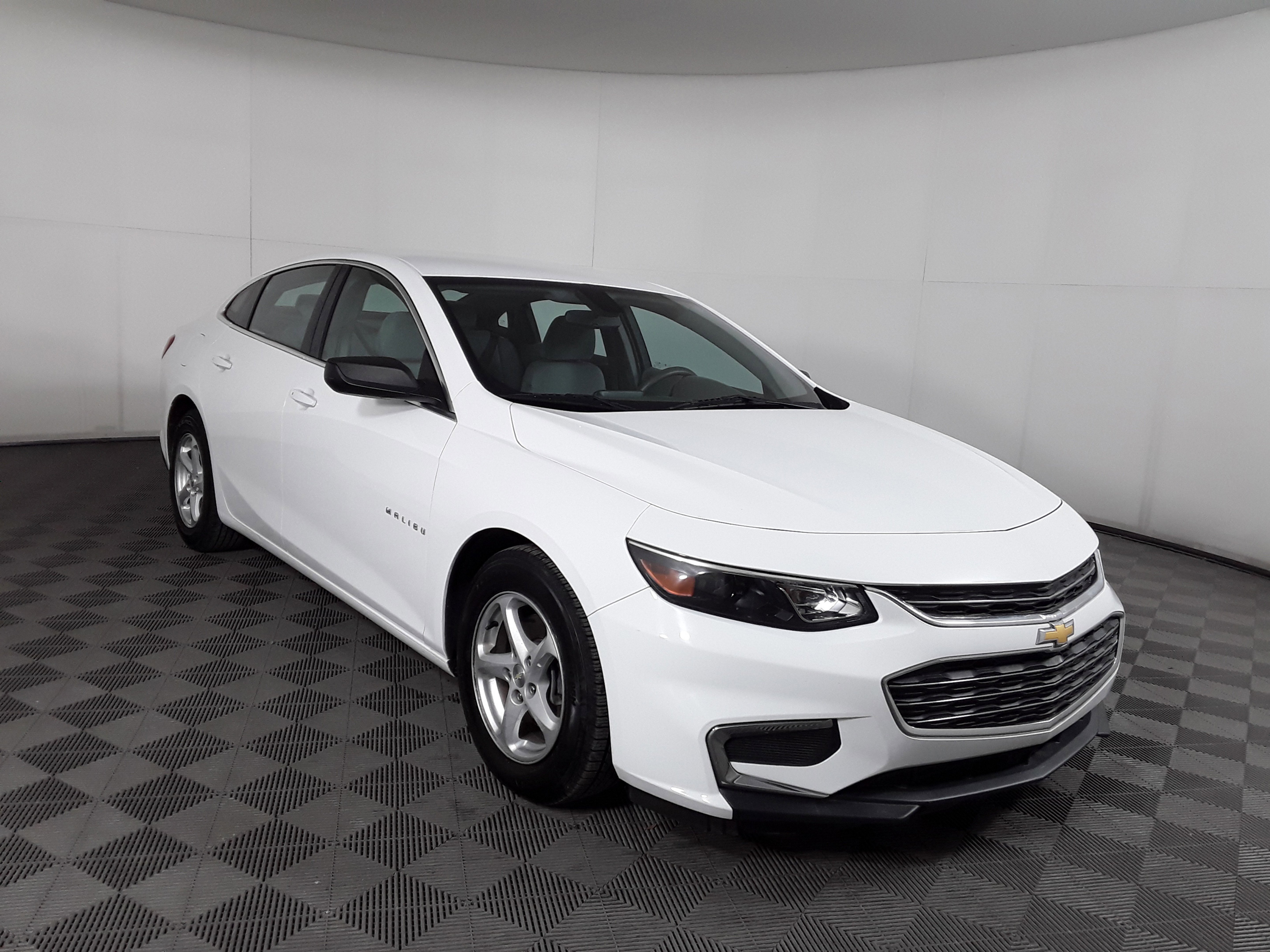 2017 Chevrolet Malibu 4dr Sdn LS w/1FL