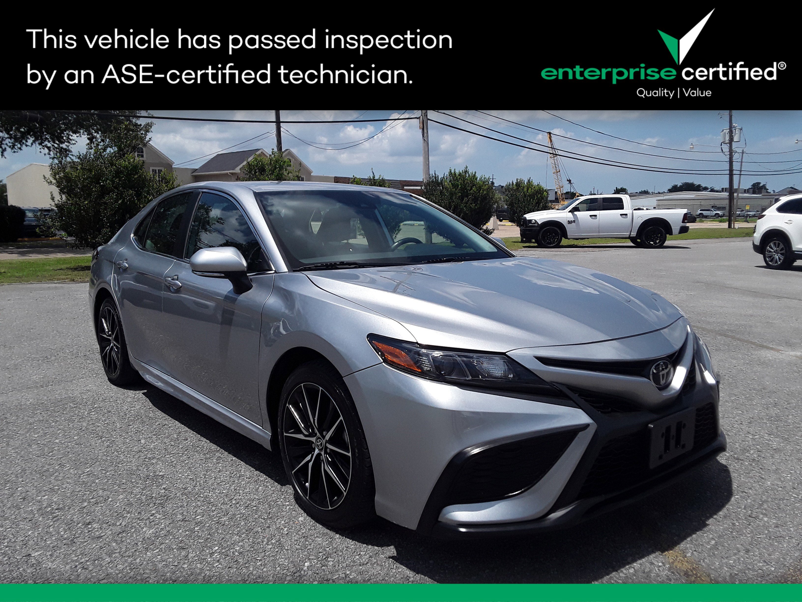 2022 Toyota Camry SE Auto