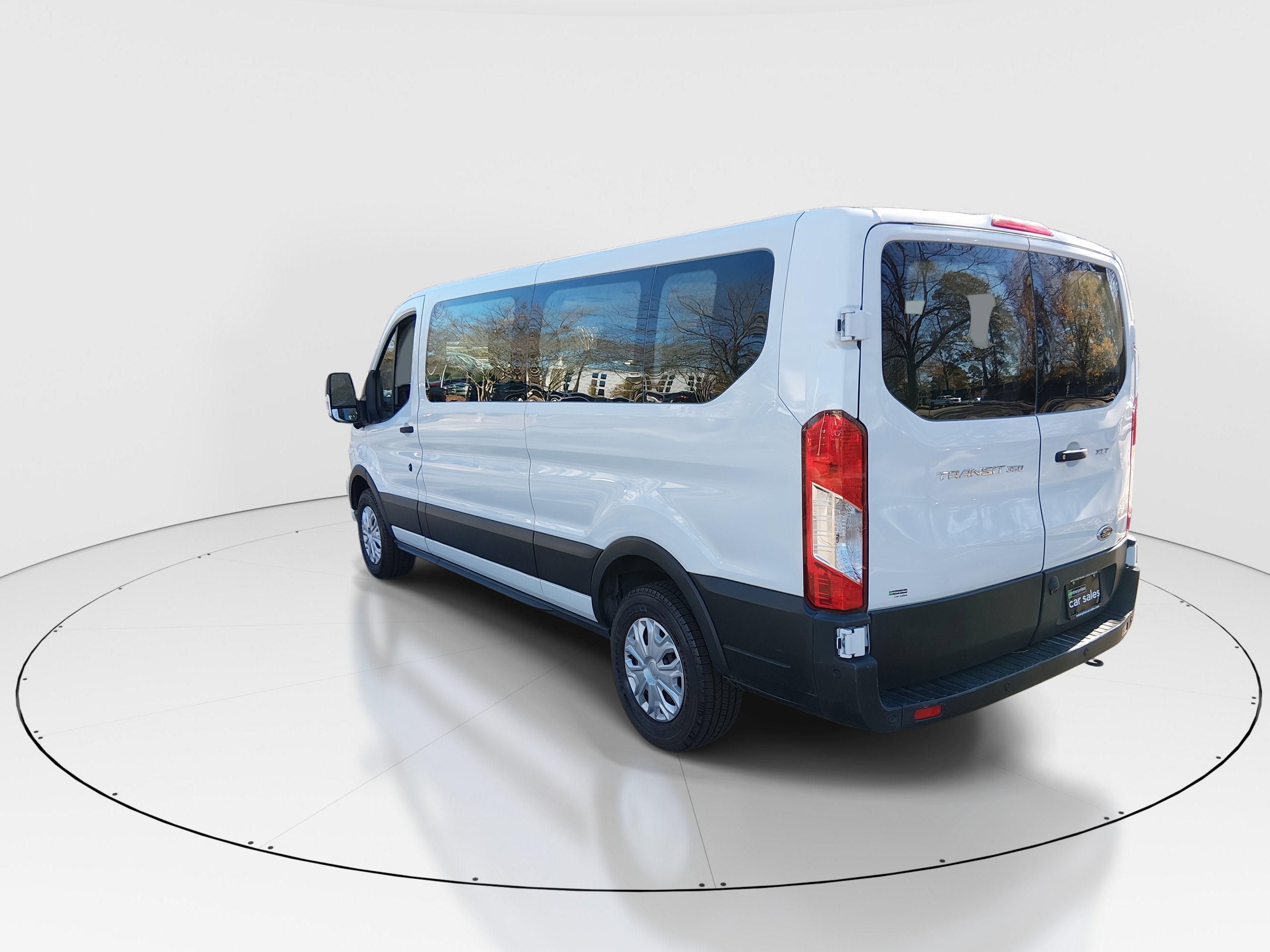 Image of Used 2023 Ford Transit Passenger Wagon T-350 148" Low Roof XLT RWD