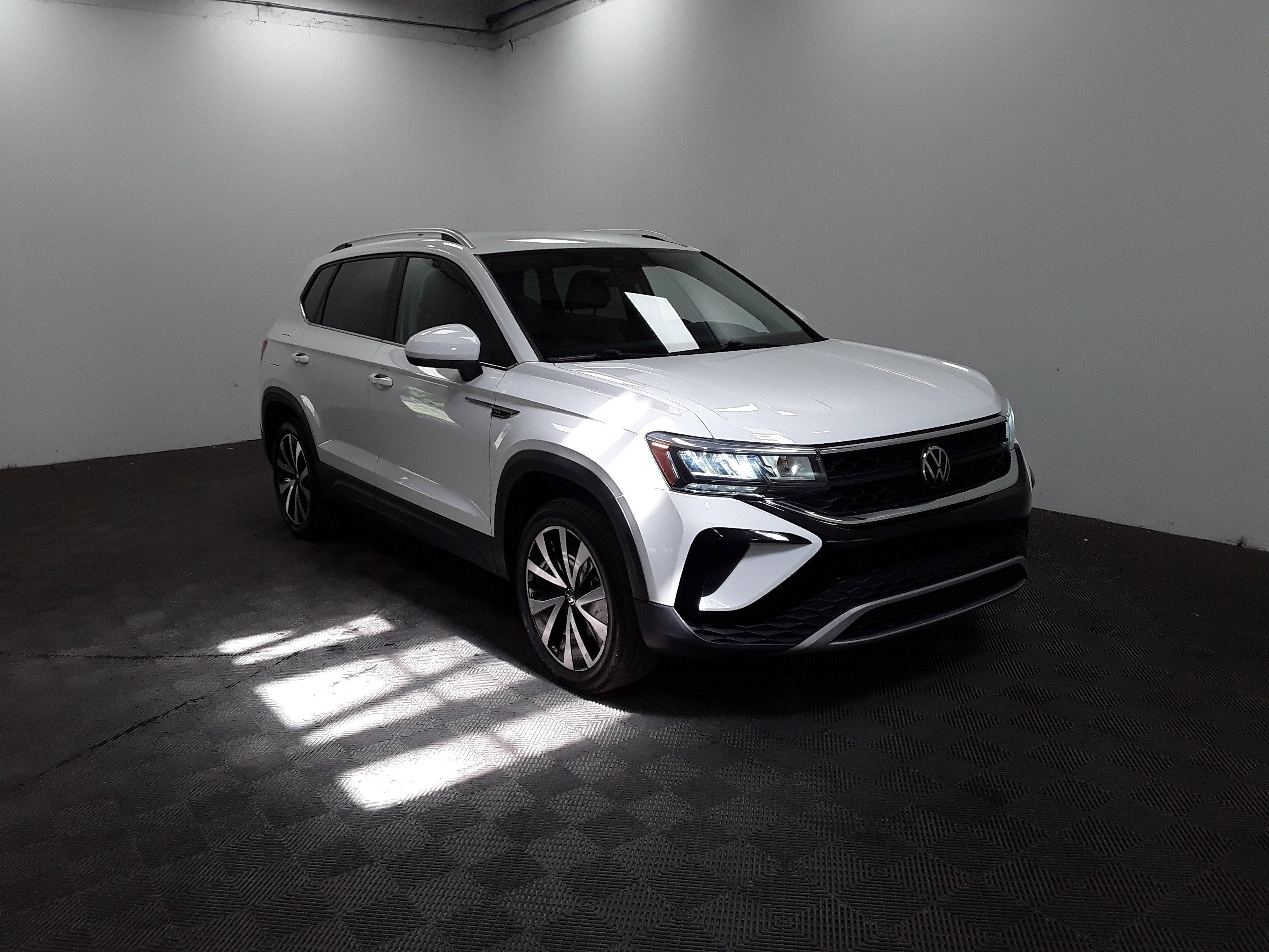 2023 Volkswagen Taos SE FWD