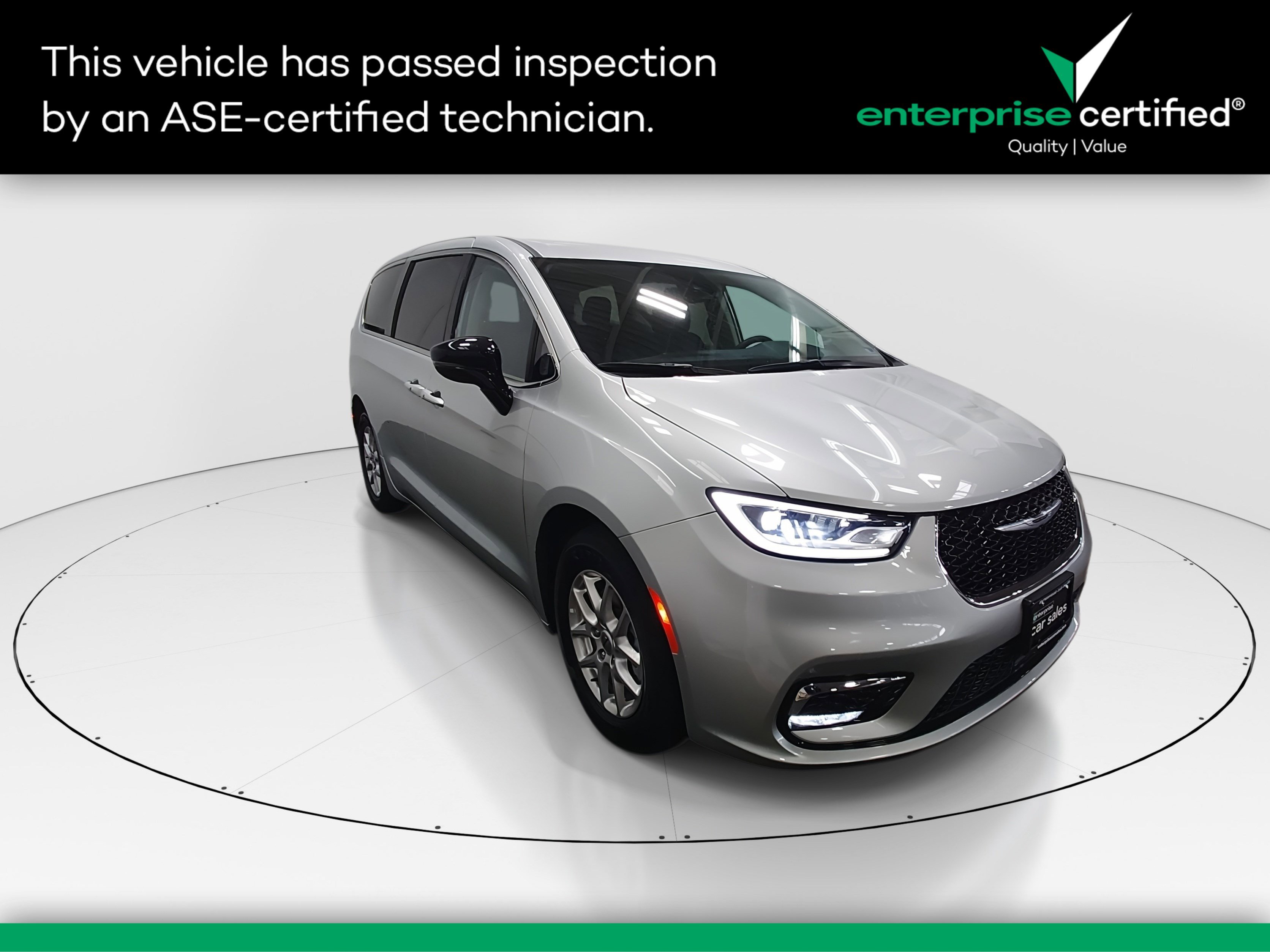 Used 2024 Chrysler Pacifica Touring L FWD