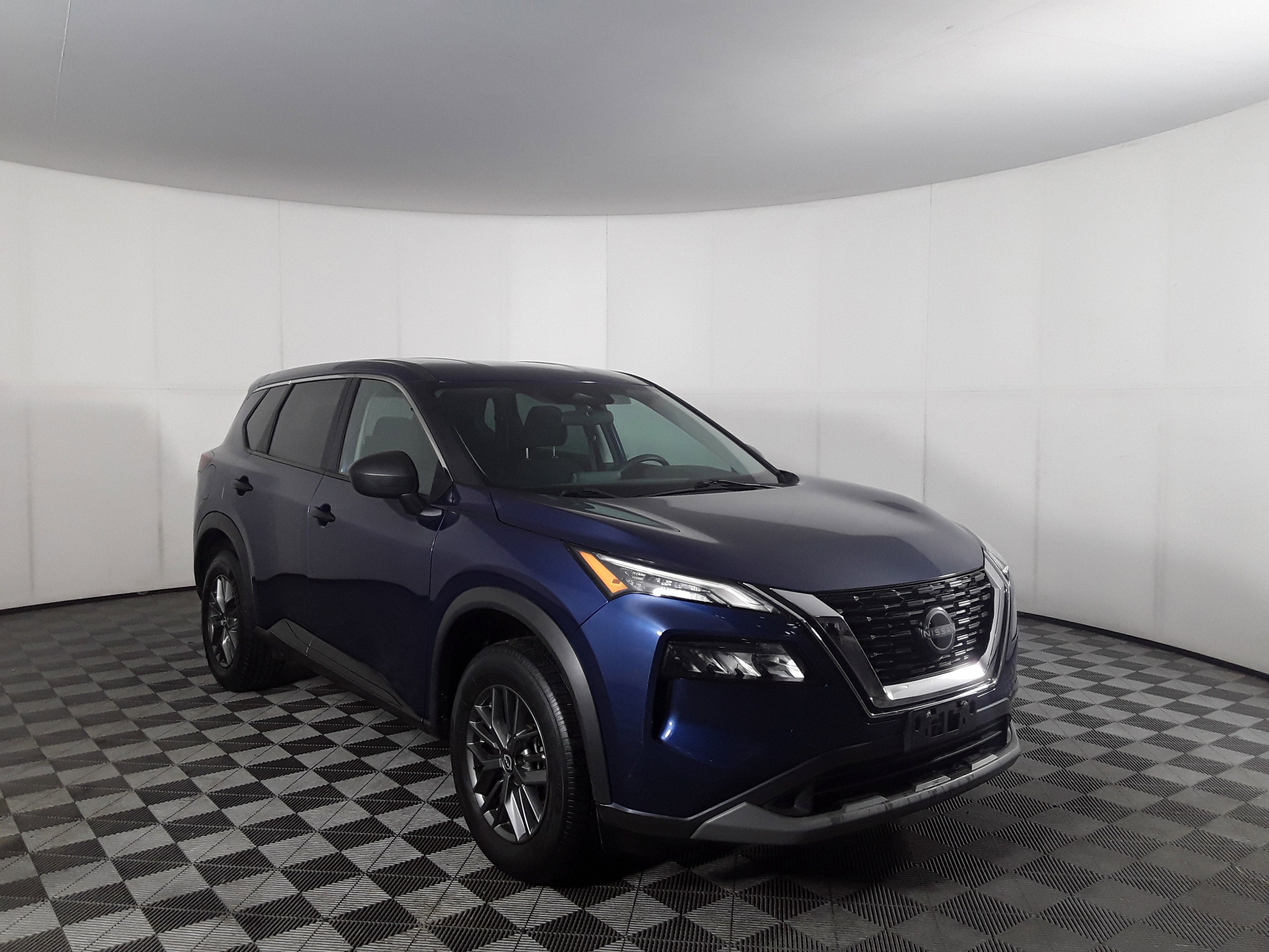 2023 Nissan Rogue S's photo