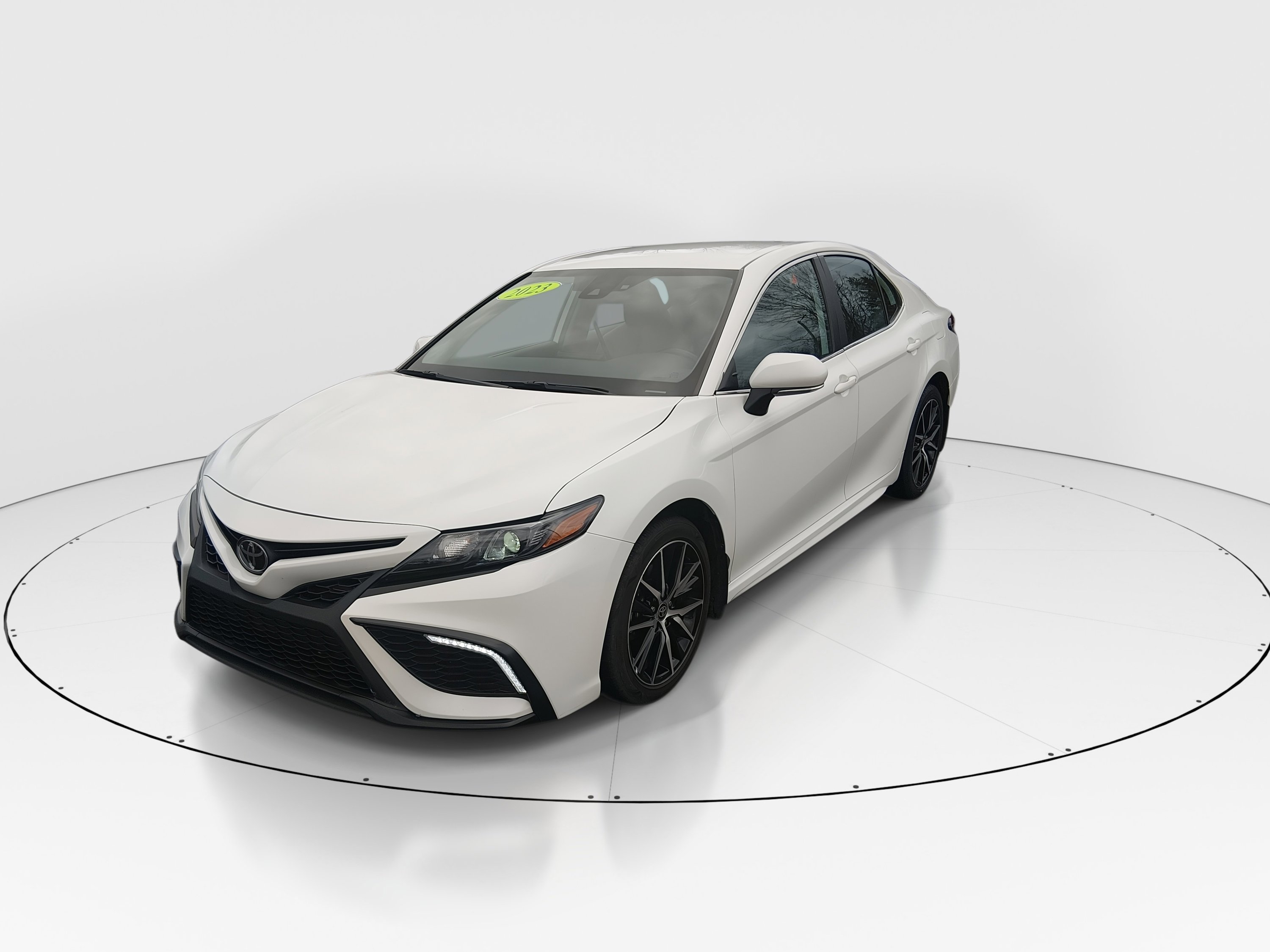 Image of Used 2023 Toyota Camry SE Auto AWD