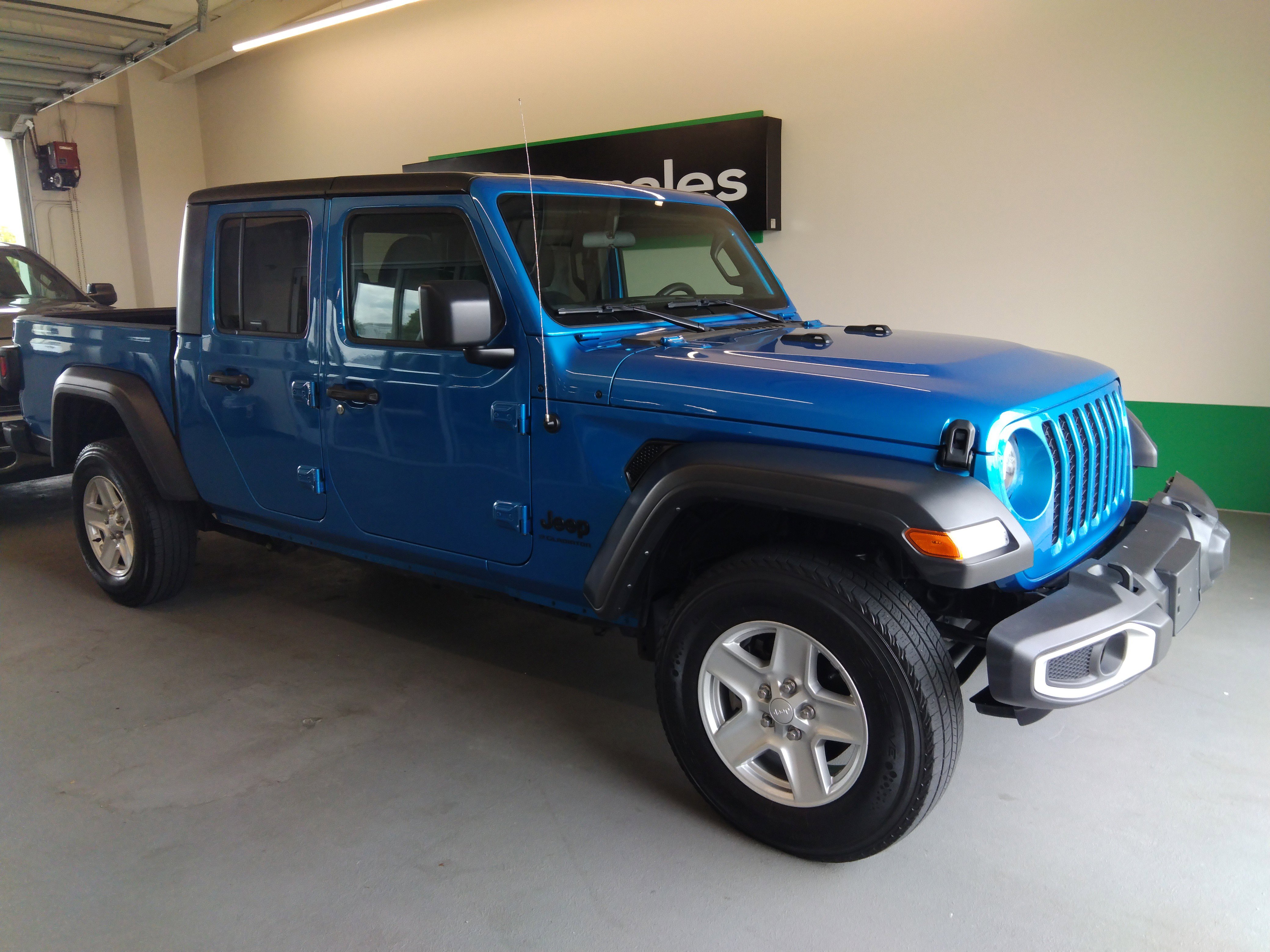 2023 Jeep Gladiator Sport 4x4