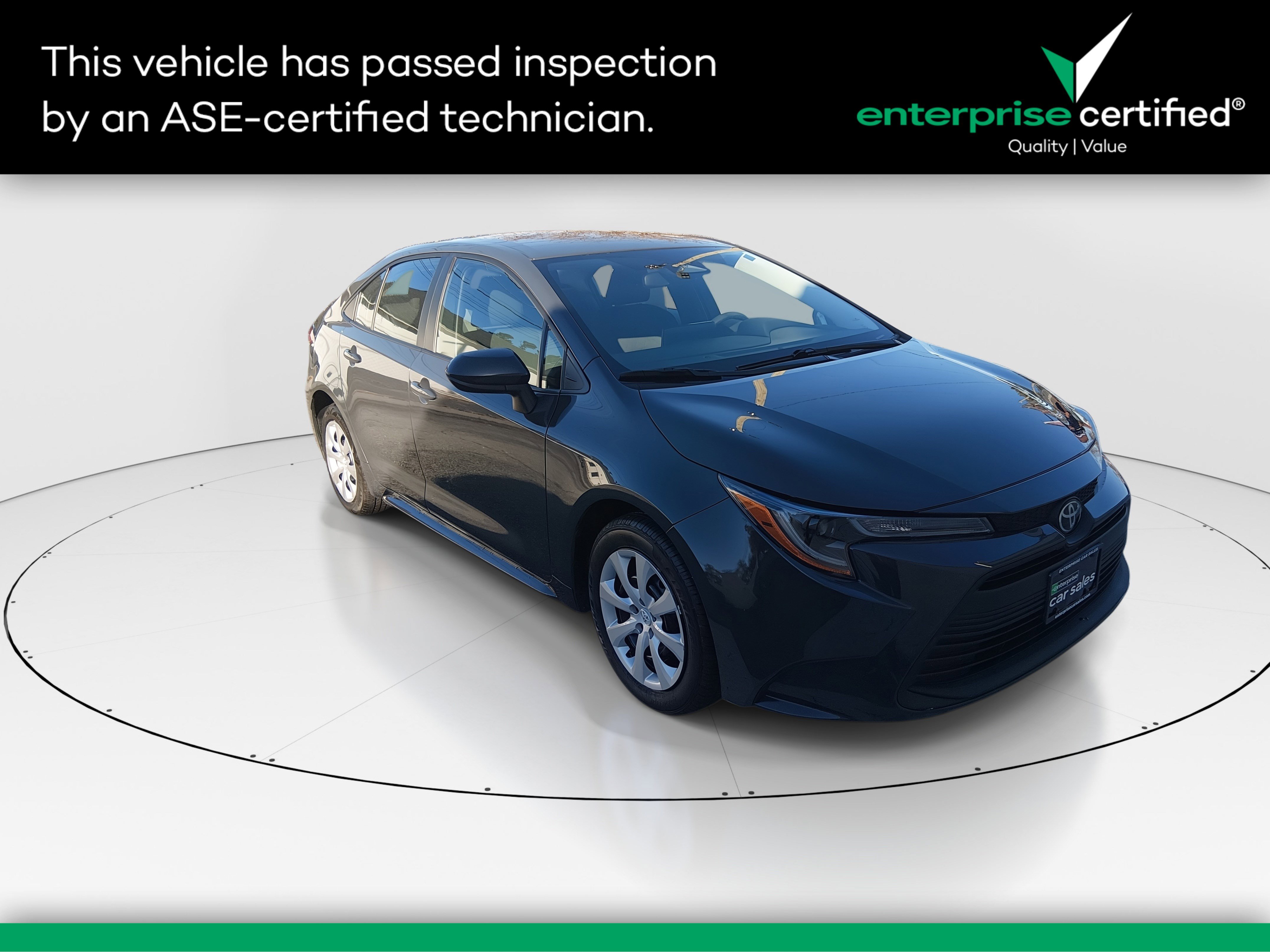 2024 Toyota Corolla LE's photo