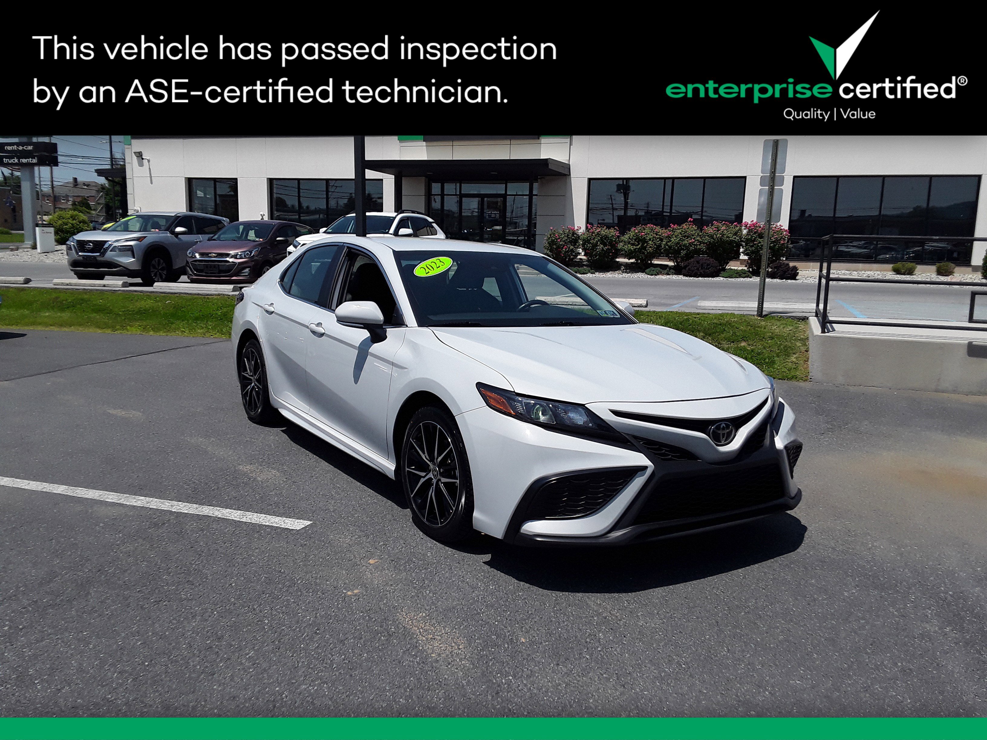 2023 Toyota Camry SE Auto