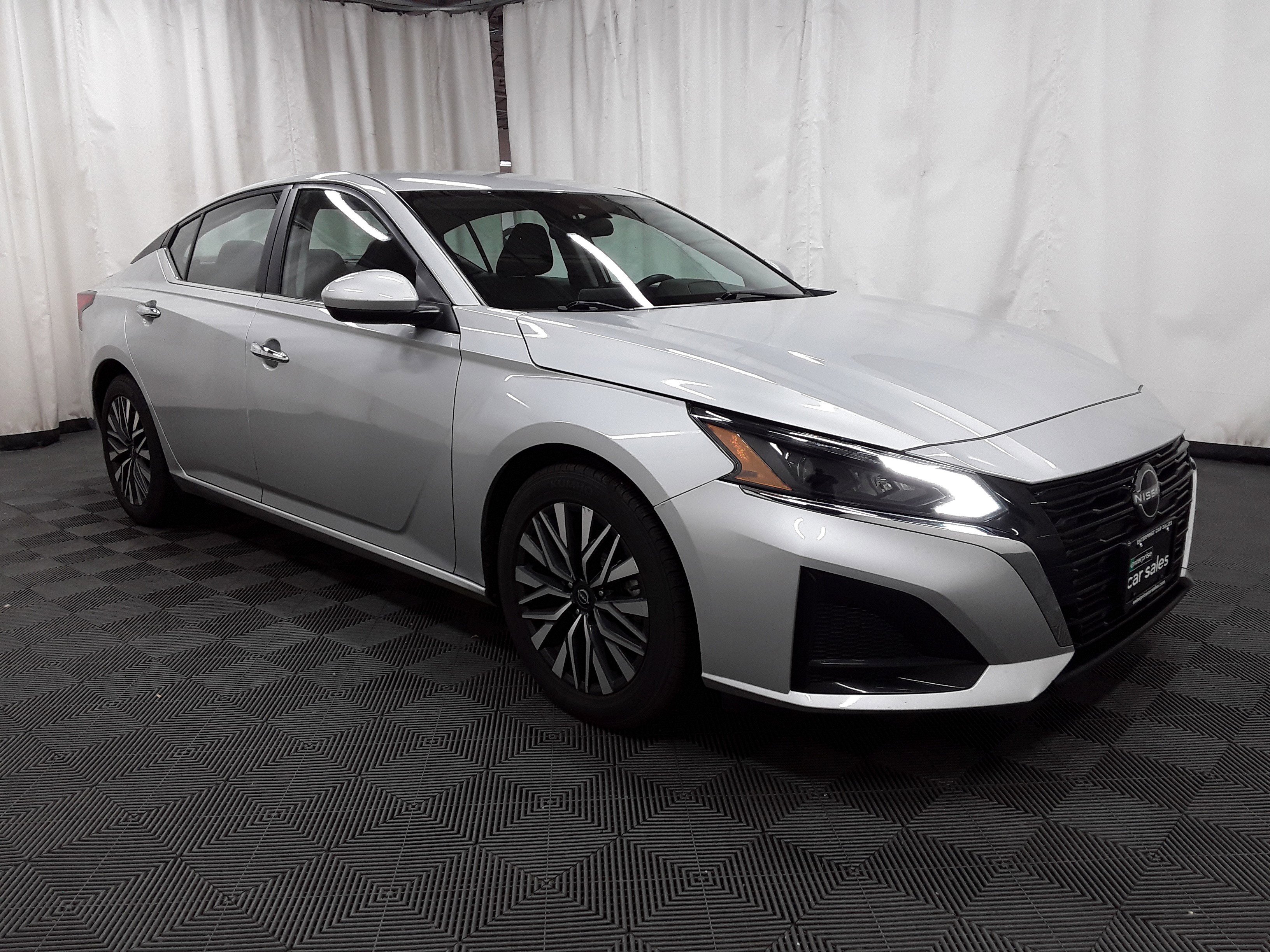 2023 Nissan Altima 2.5 SV Sedan
