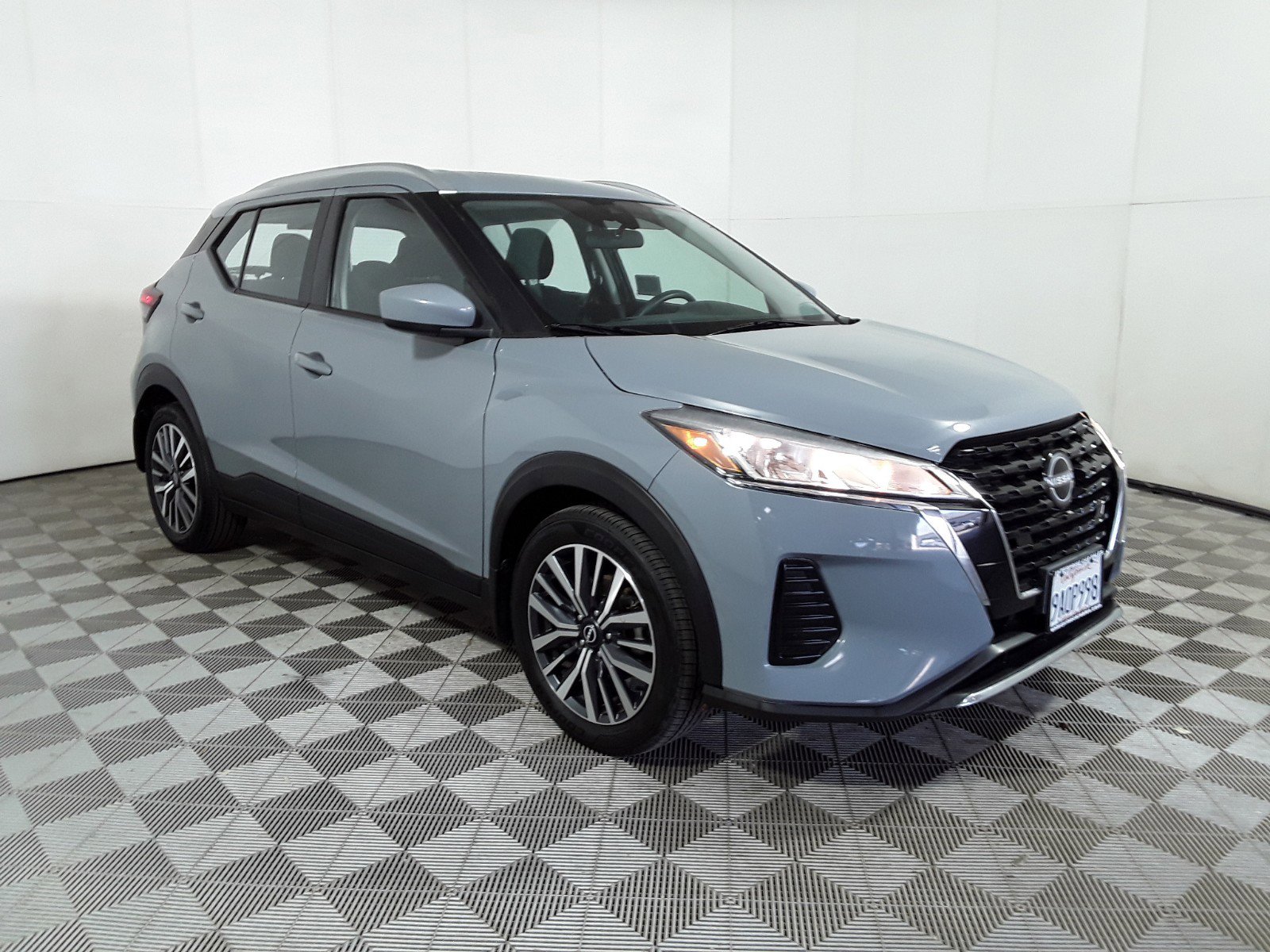 2022 Nissan Kicks SV FWD