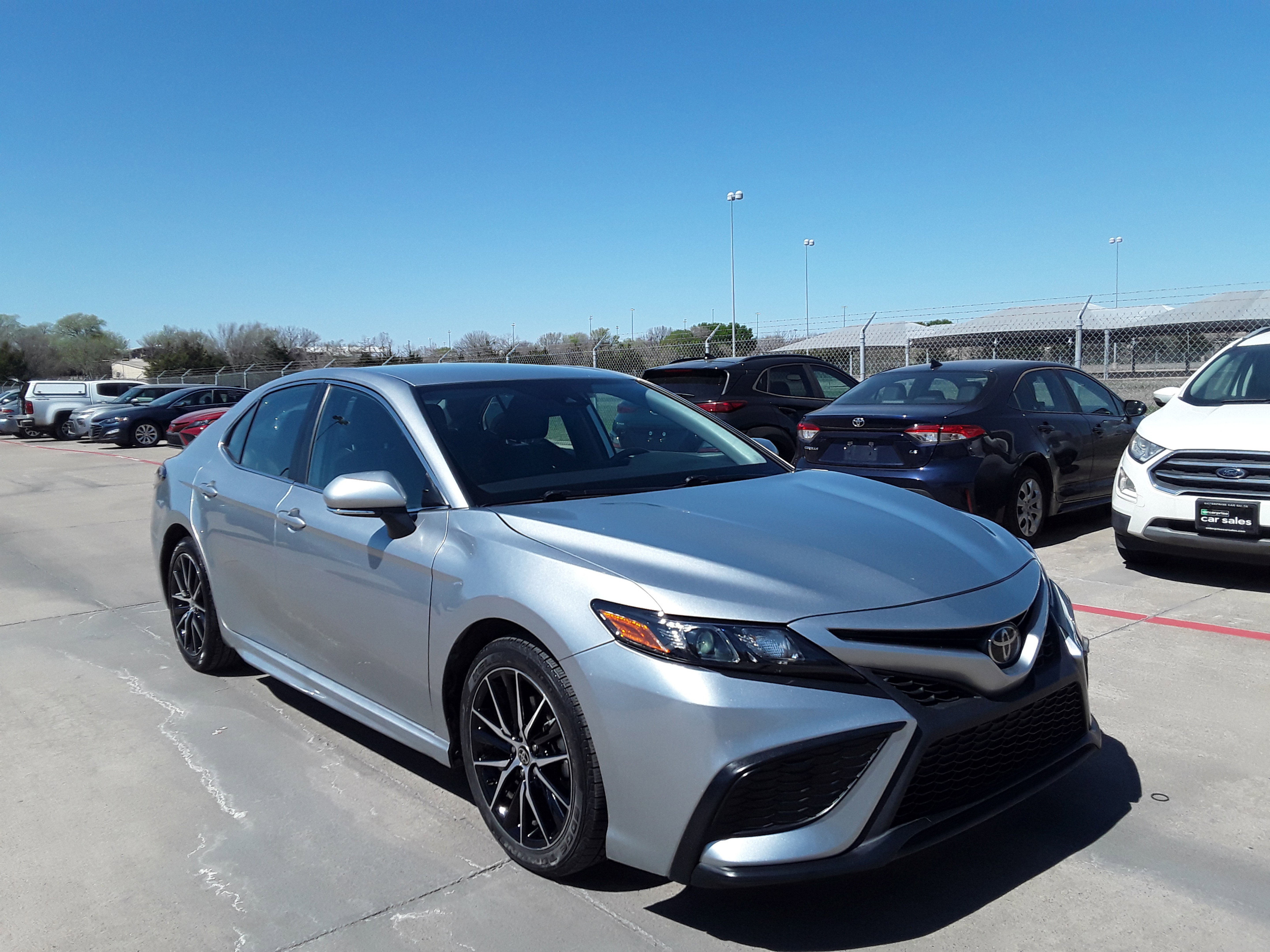 2022 Toyota Camry SE Auto