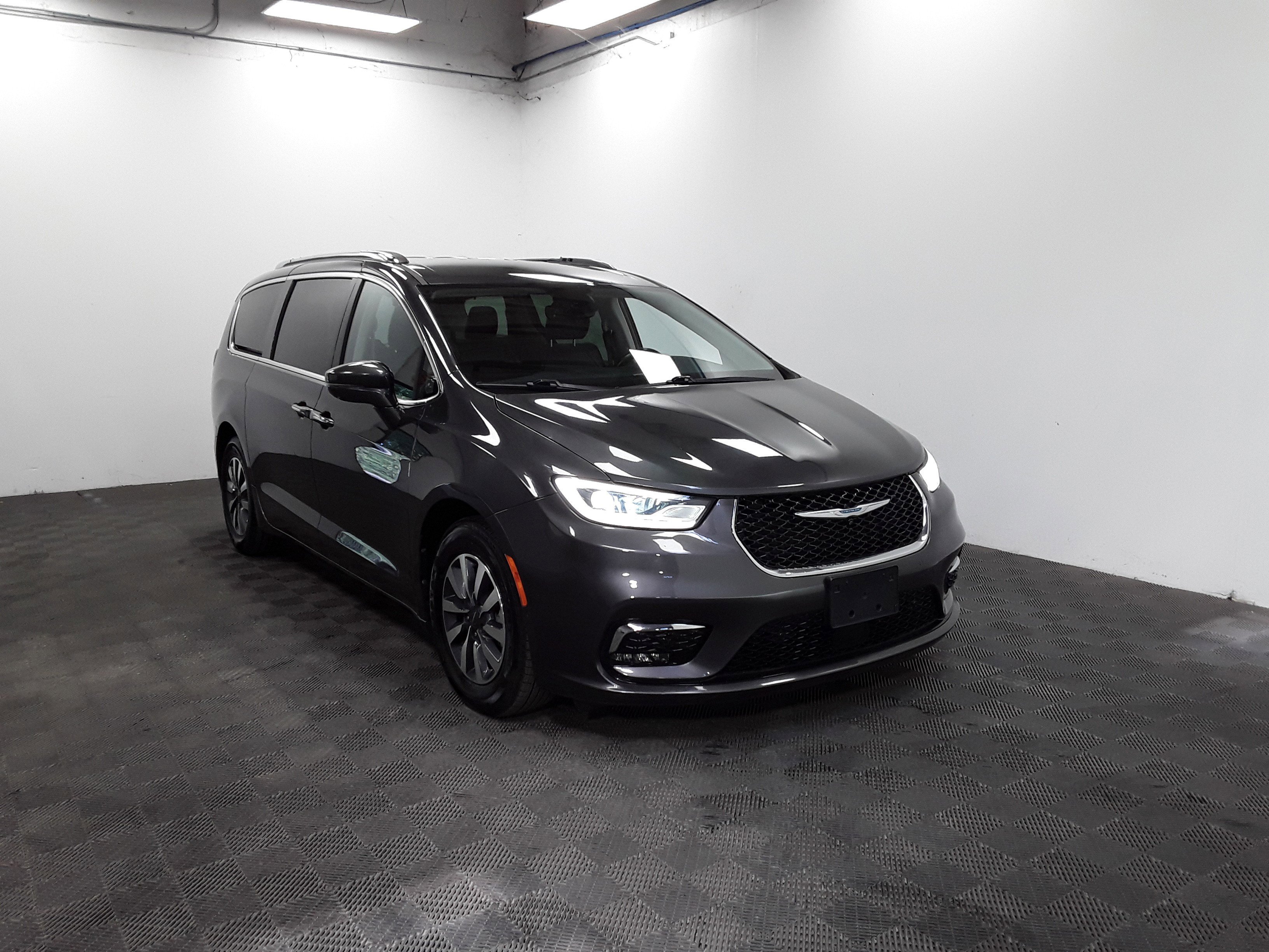 Used 2021 Chrysler Pacifica Hybrid Touring L FWD