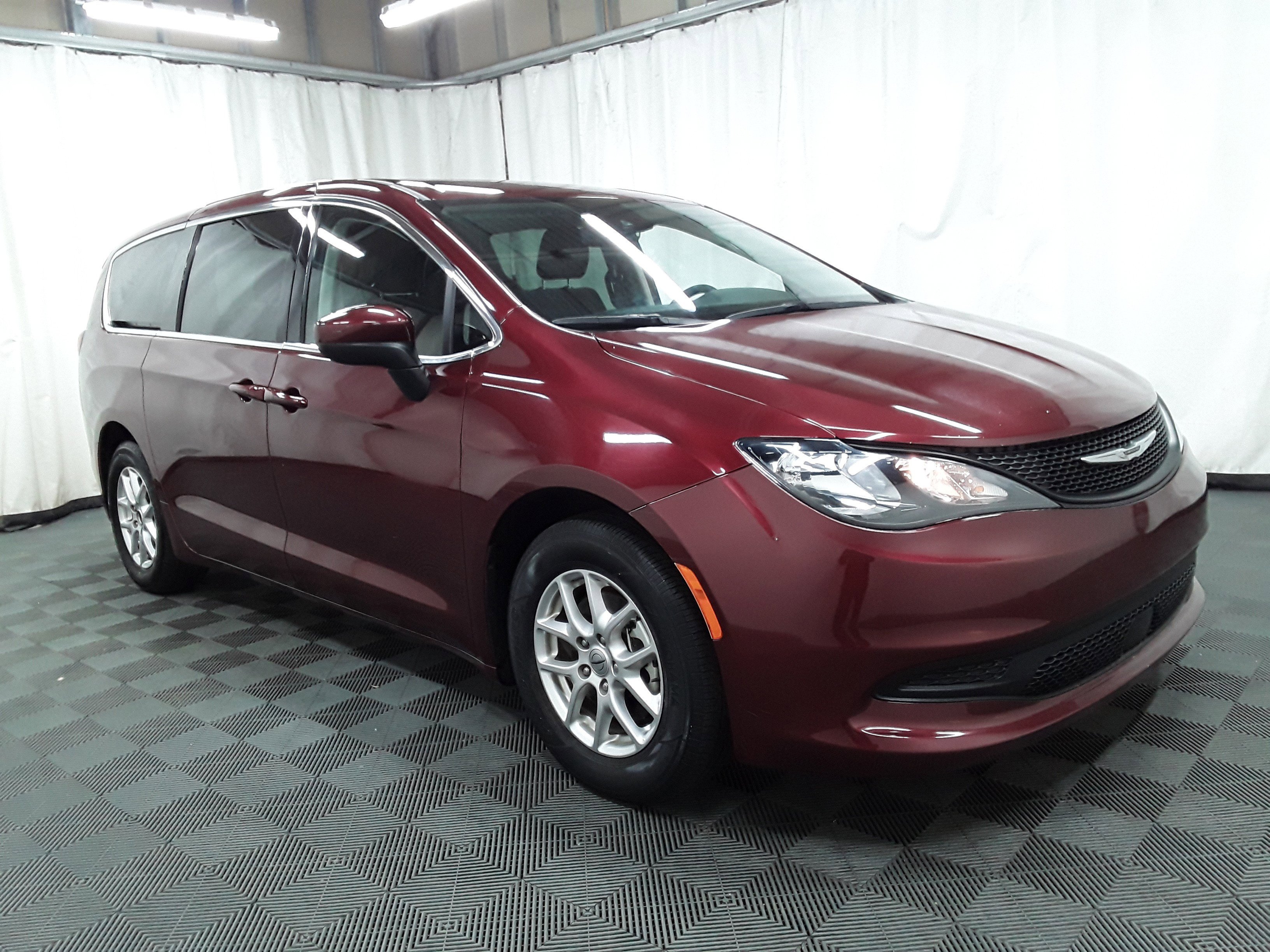2023 Chrysler Voyager LX FWD