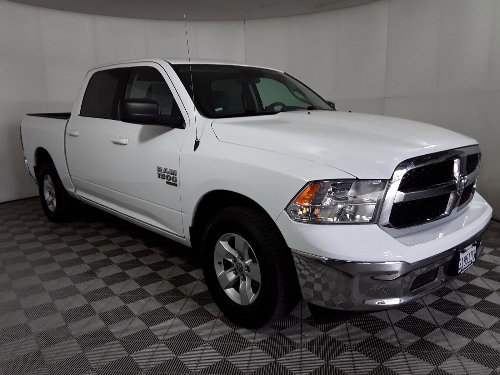 2021 Ram 1500 Classic SLT 4x2 Crew Cab 5'7