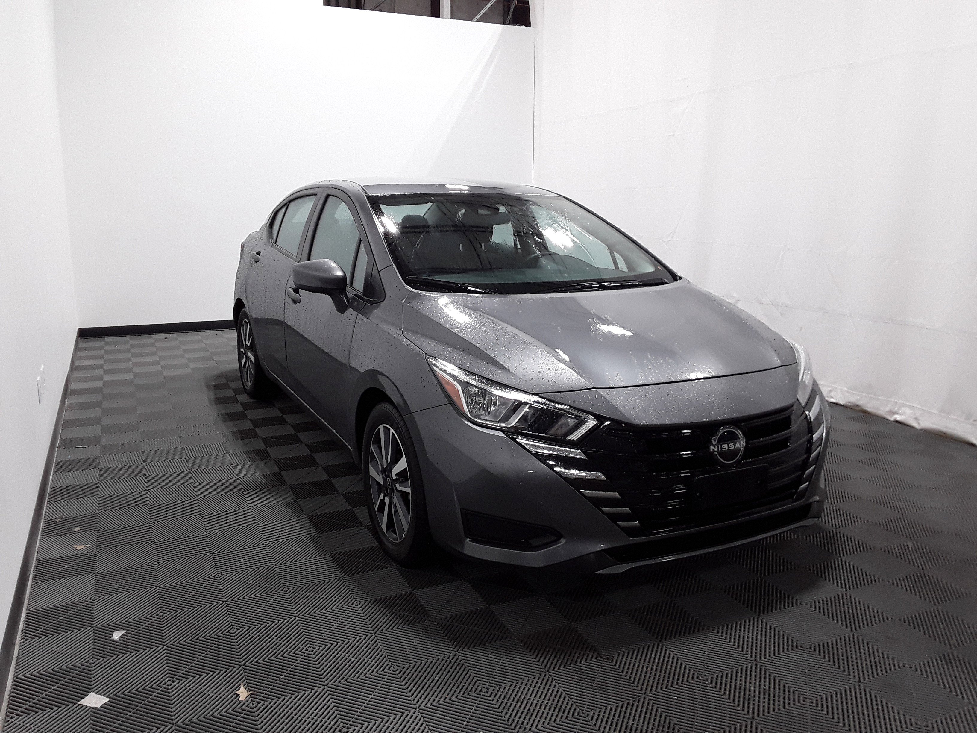 2023 Nissan Versa SV CVT