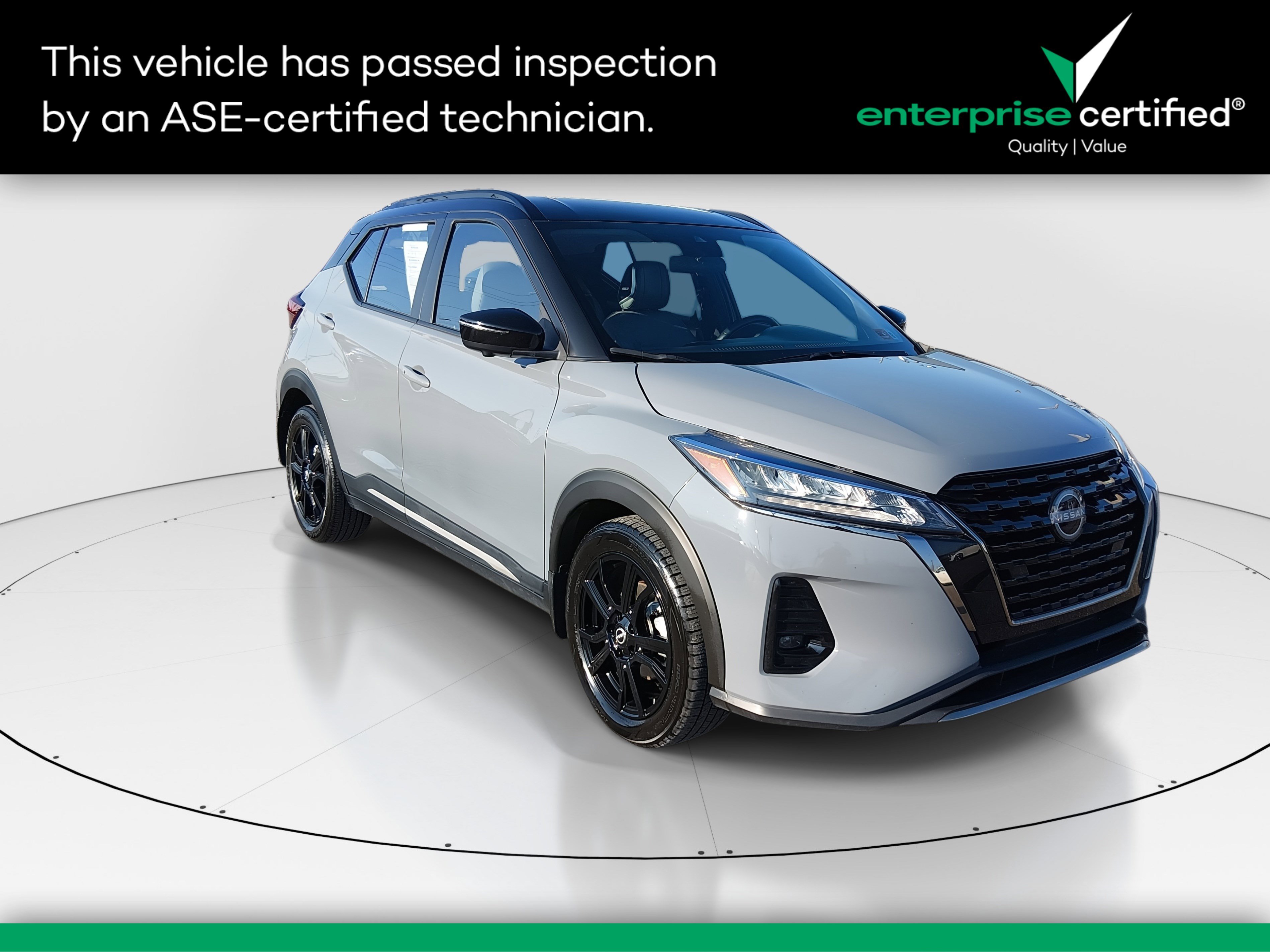 2023 Nissan Kicks SR's photo