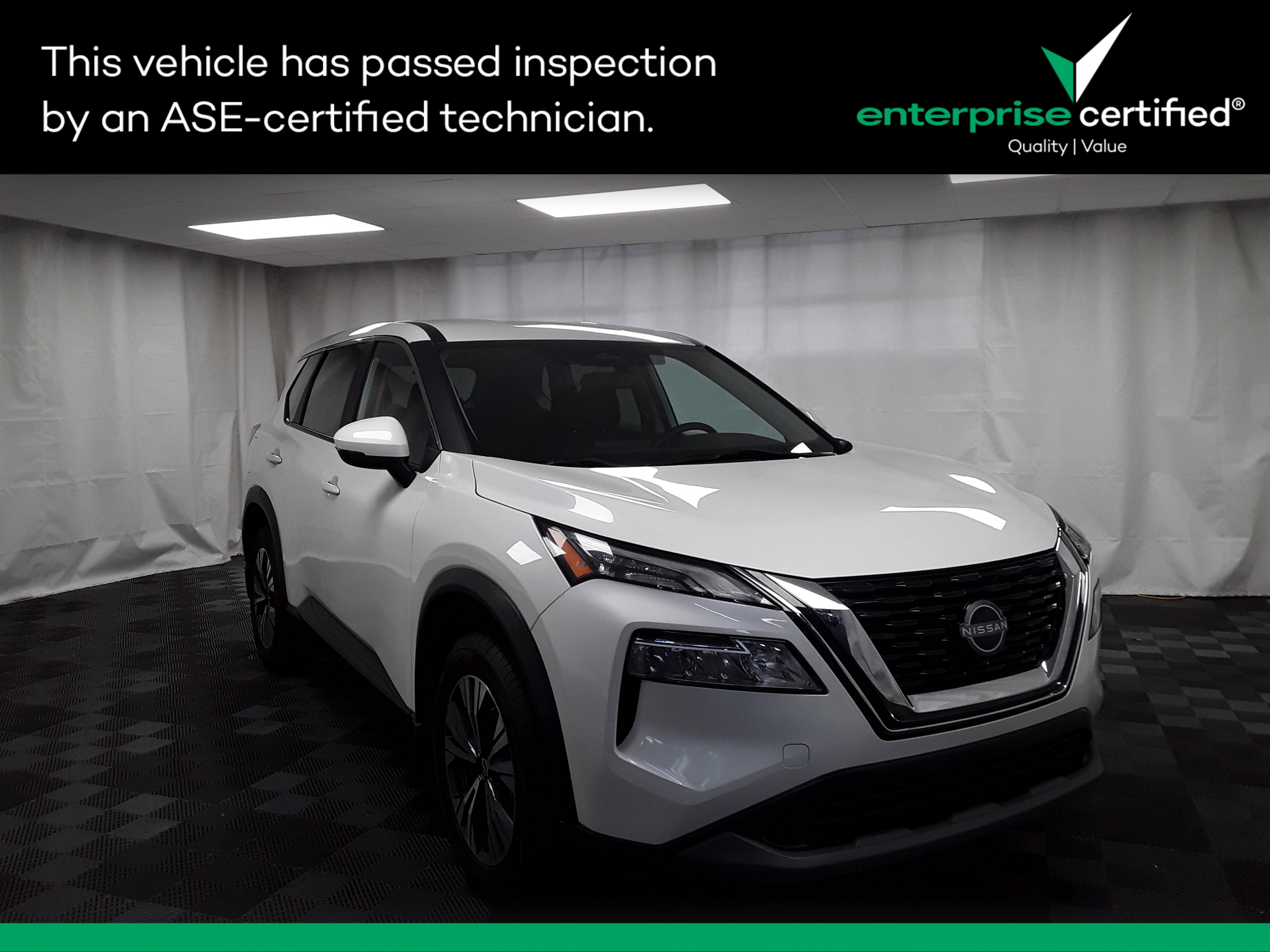 2023 Nissan Rogue SV's photo