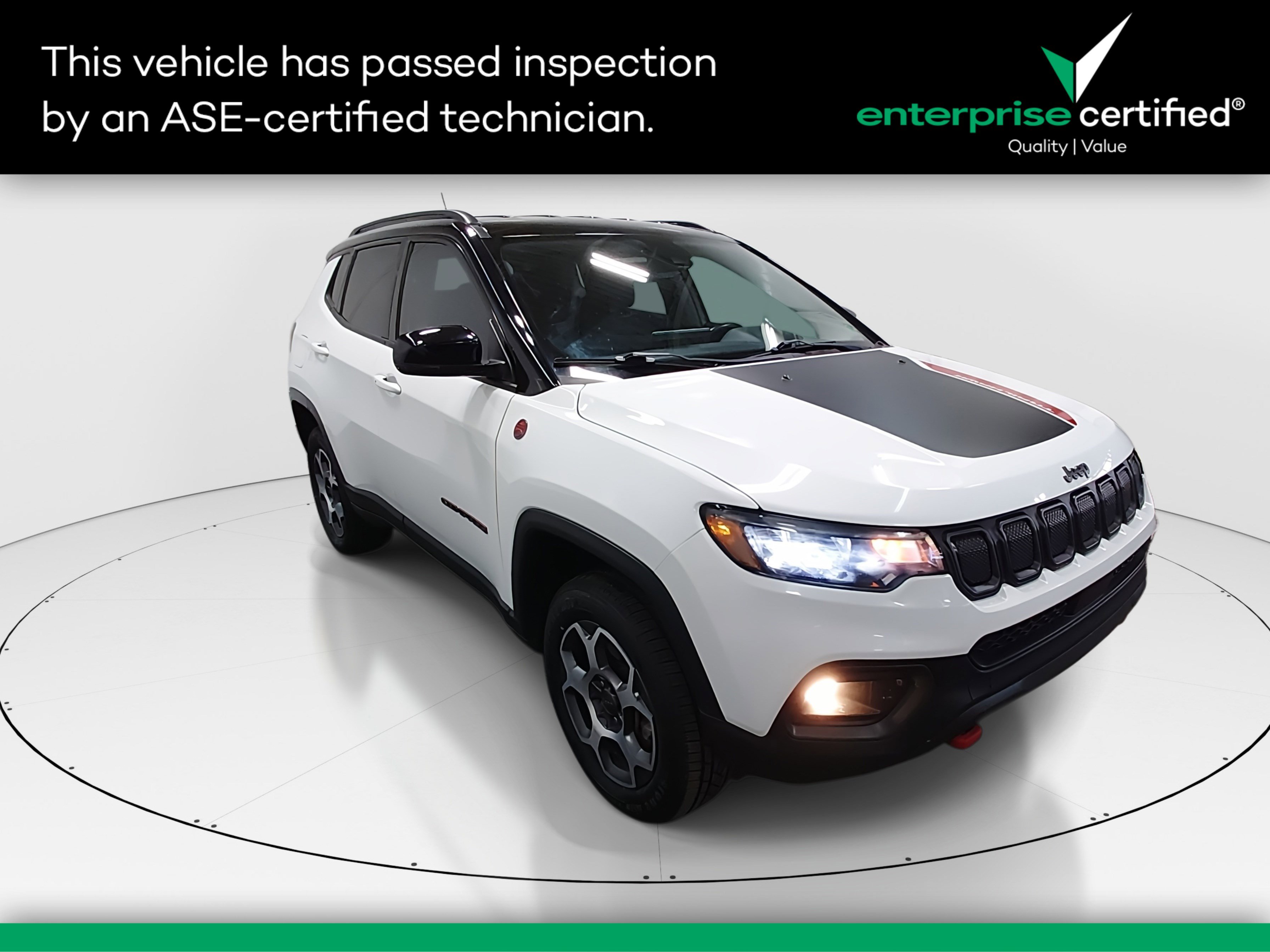 2022 Jeep Compass Trailhawk's photo