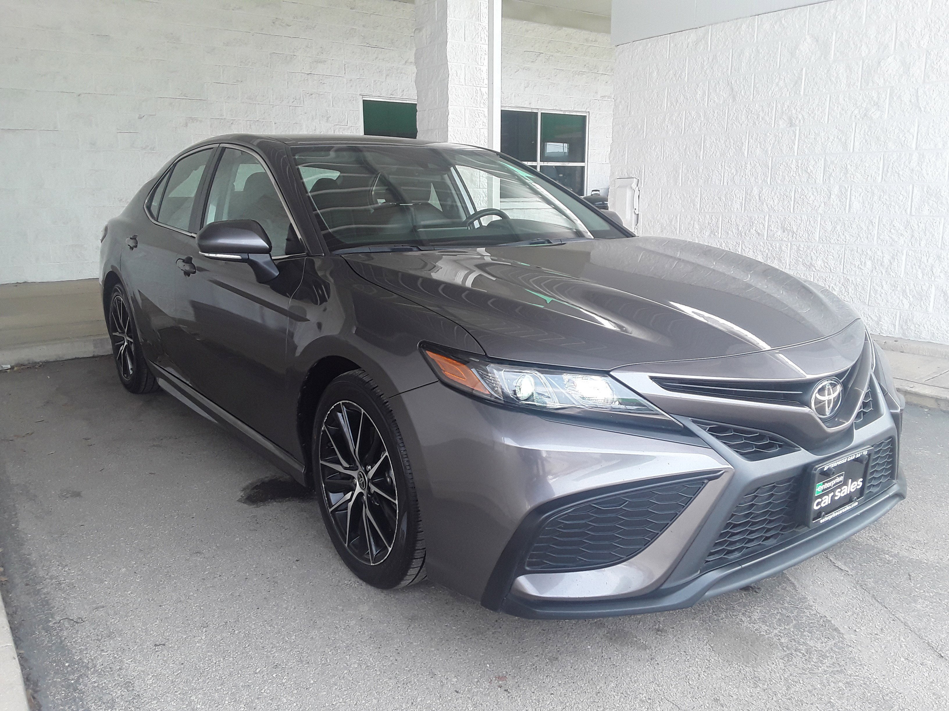 2023 Toyota Camry SE Auto