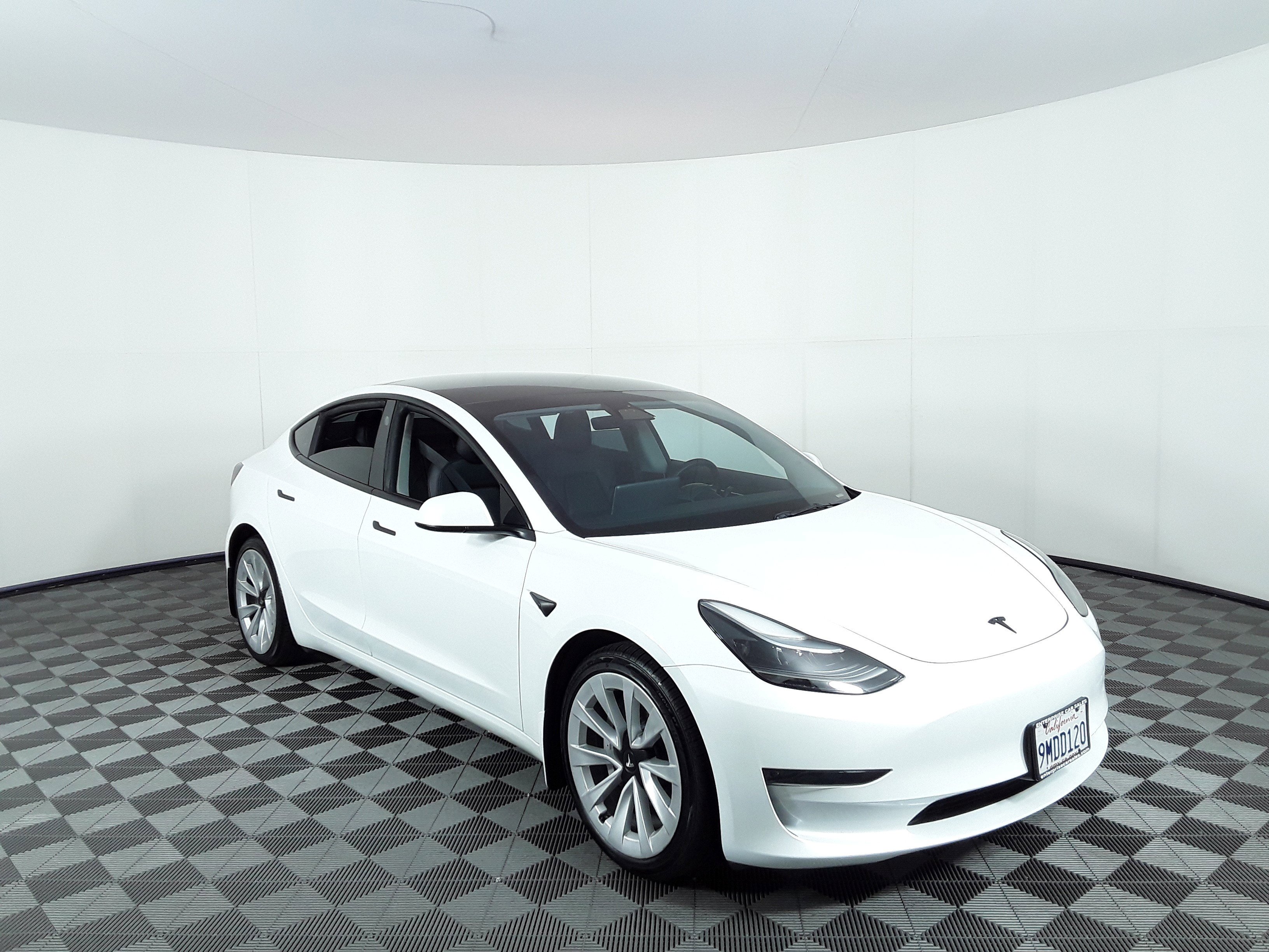 2023 Tesla Model 3 RWD