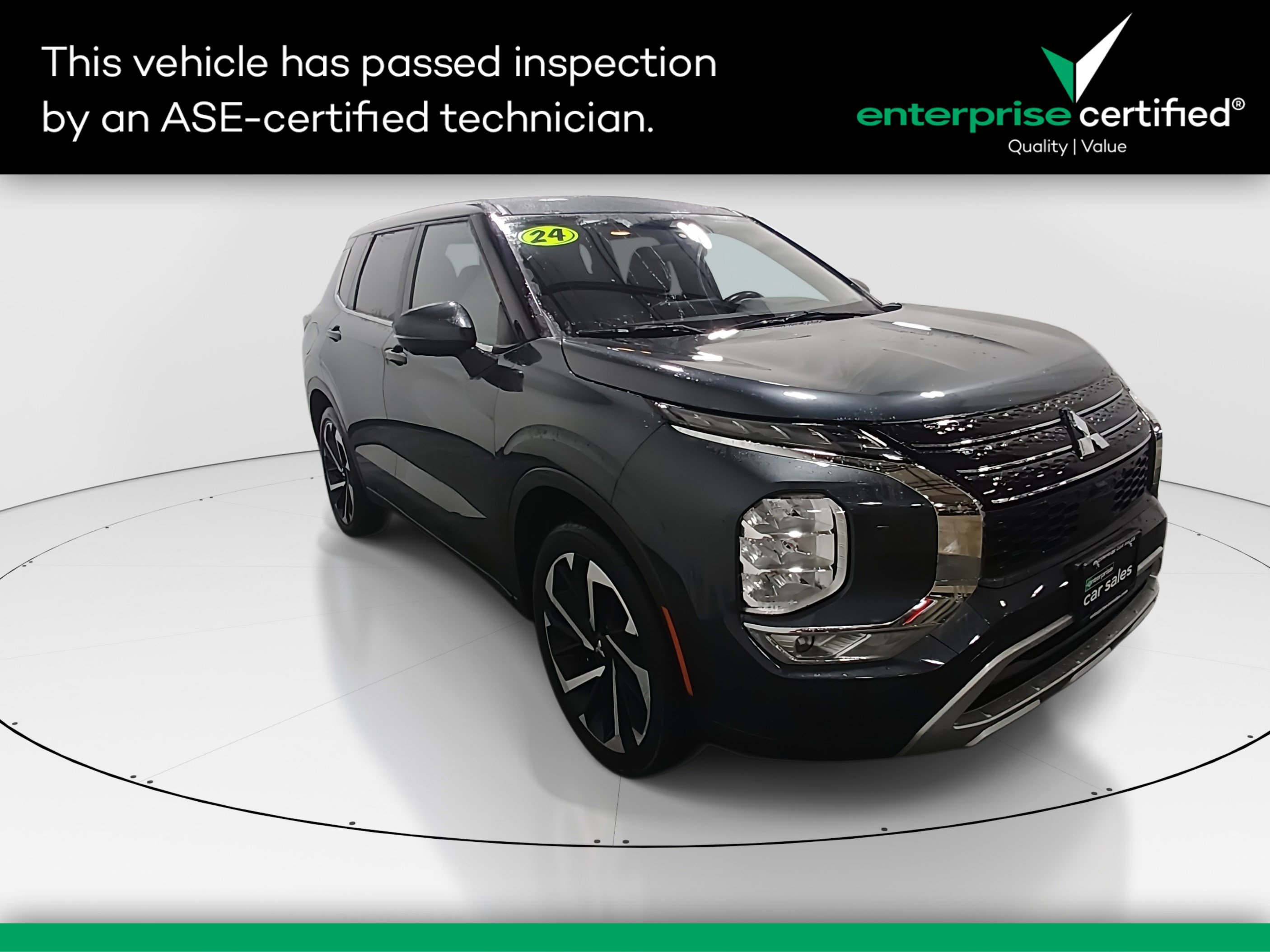 2024 Mitsubishi Outlander SE's photo