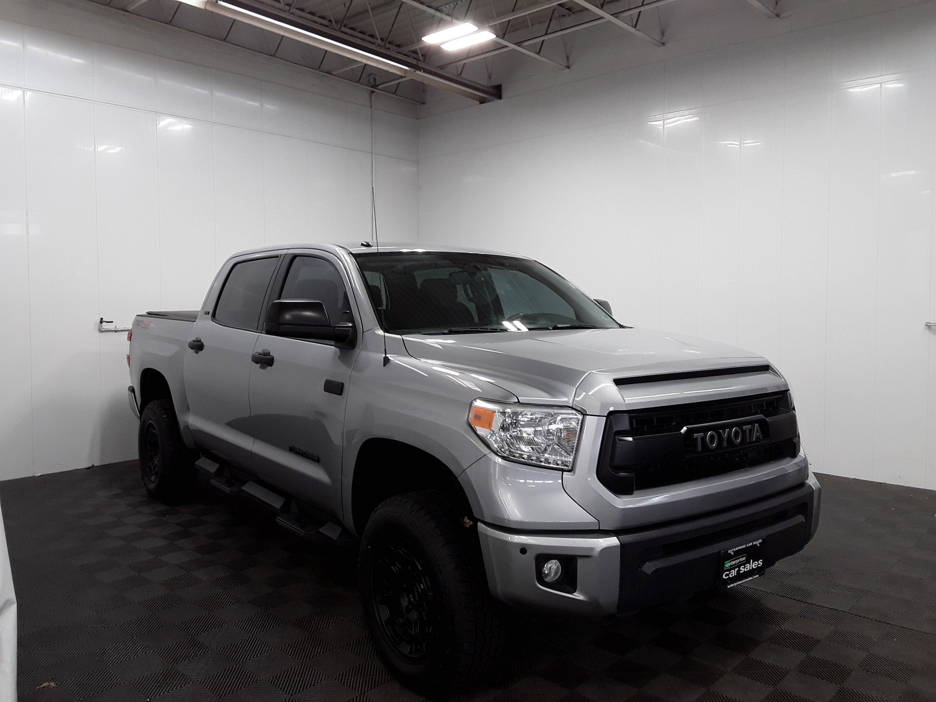 2017 Toyota Tundra 4WD SR5 CrewMax 5.5' Bed 5.7L
