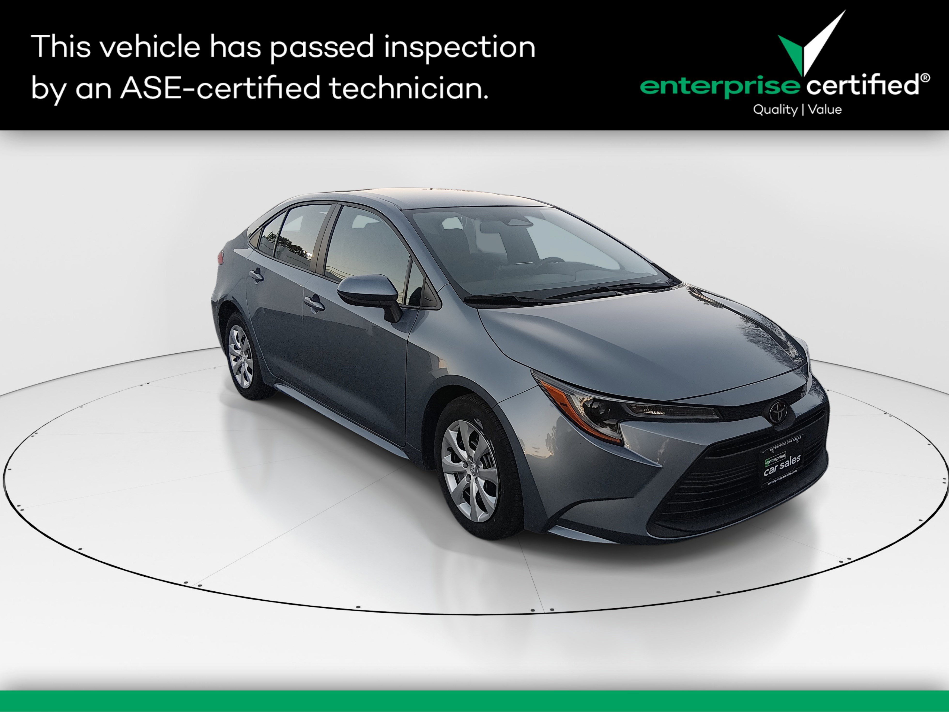 2024 Toyota Corolla LE's photo