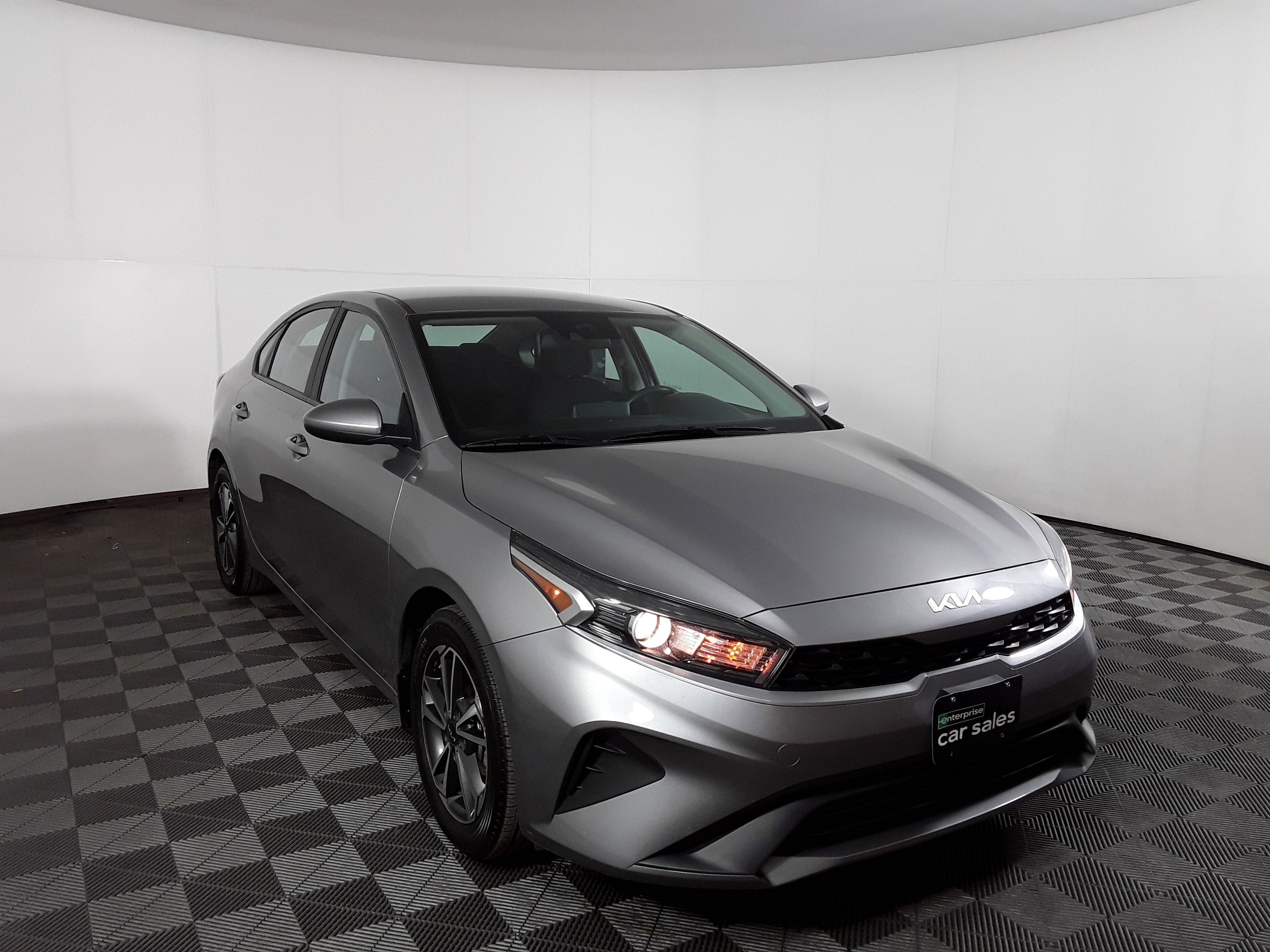 2023 Kia Forte LXS IVT